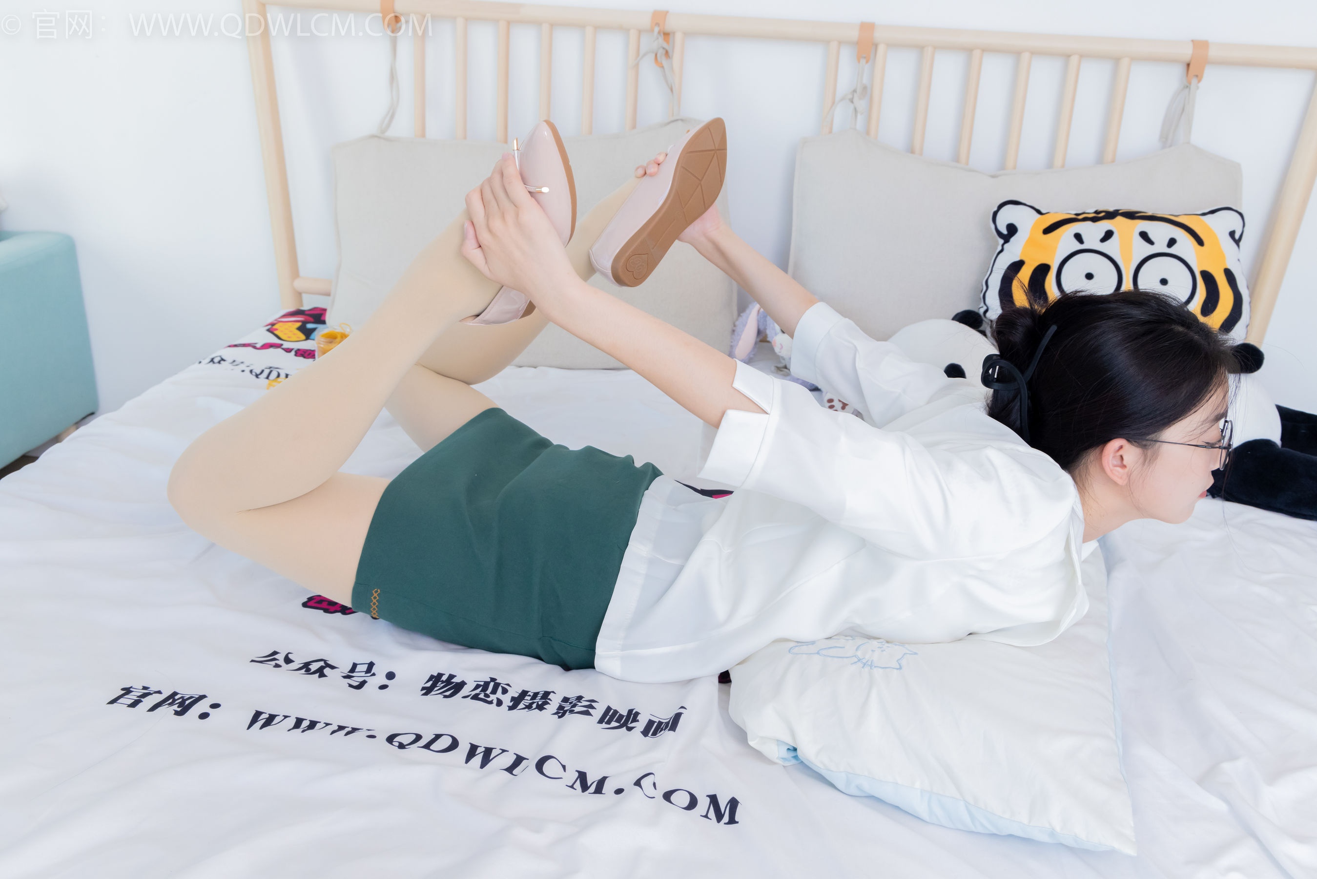 物恋传媒 No.2157 茯苓 -明亮而不刺眼/(150P)