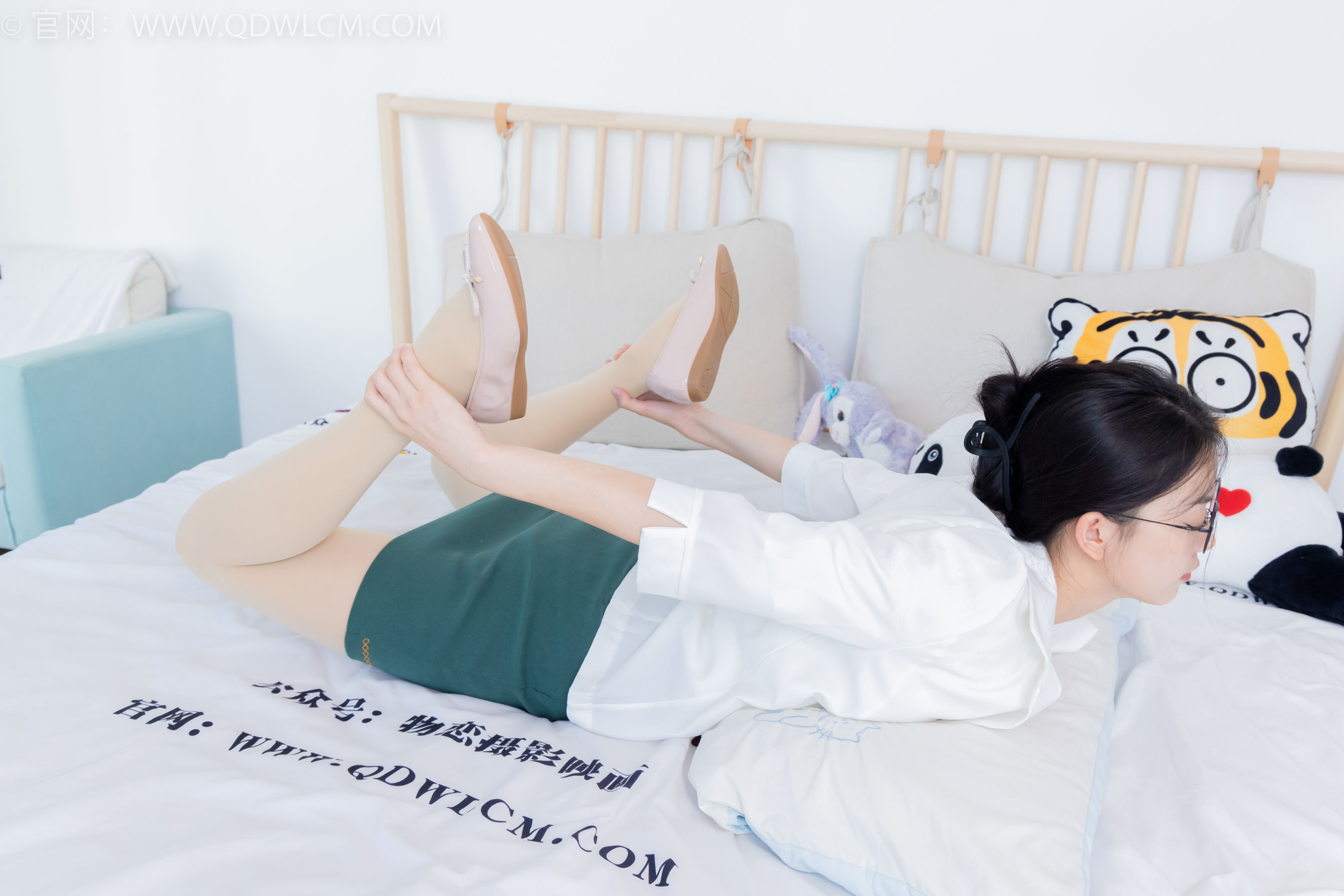 物恋传媒 No.2157 茯苓 -明亮而不刺眼/(150P)