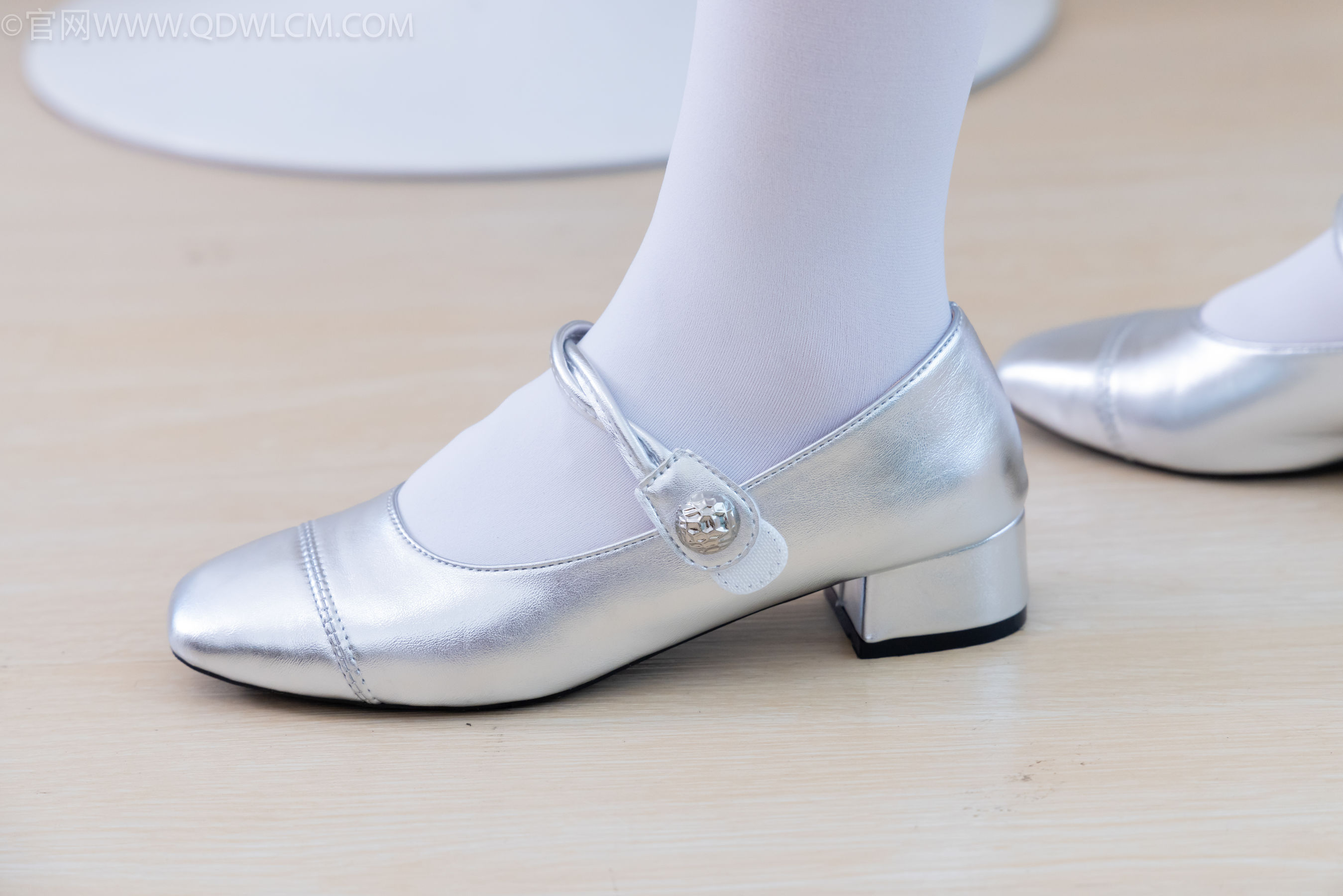 物恋传媒 No.2144 小优 -风吹叶落/(156P)