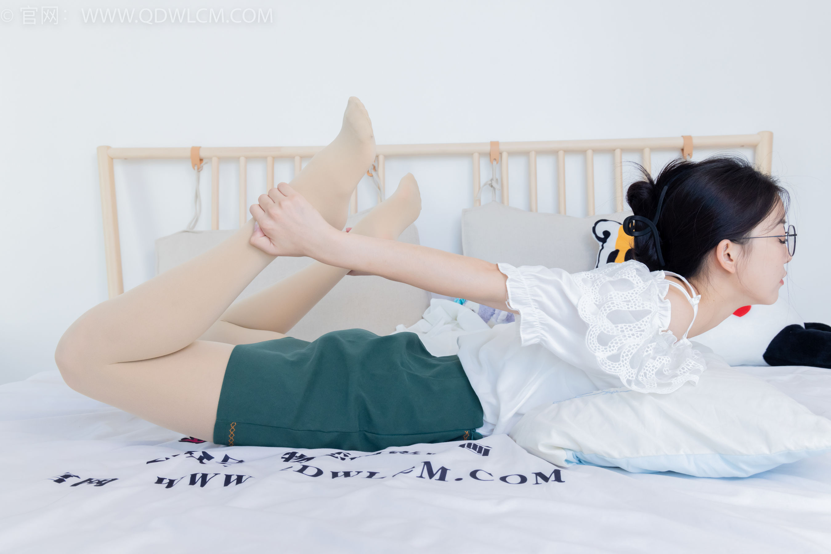 物恋传媒 No.2157 茯苓 -明亮而不刺眼/(150P)