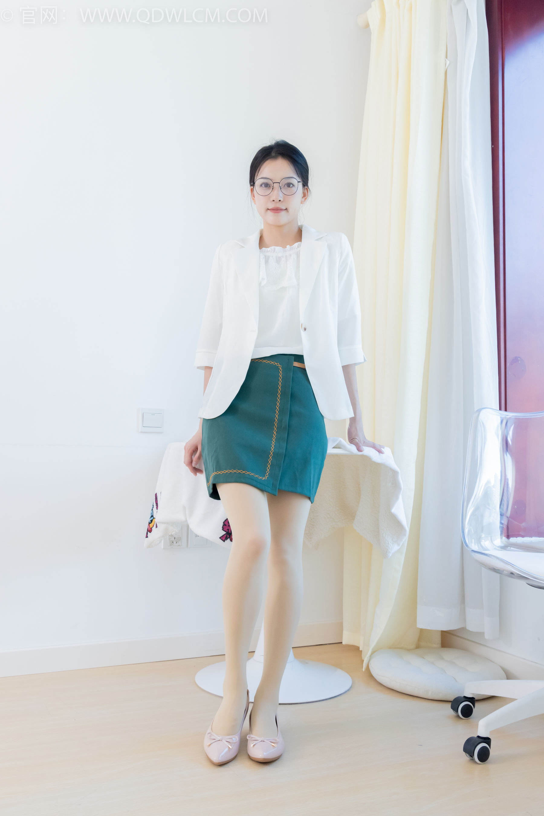 物恋传媒 No.2157 茯苓 -明亮而不刺眼/(150P)