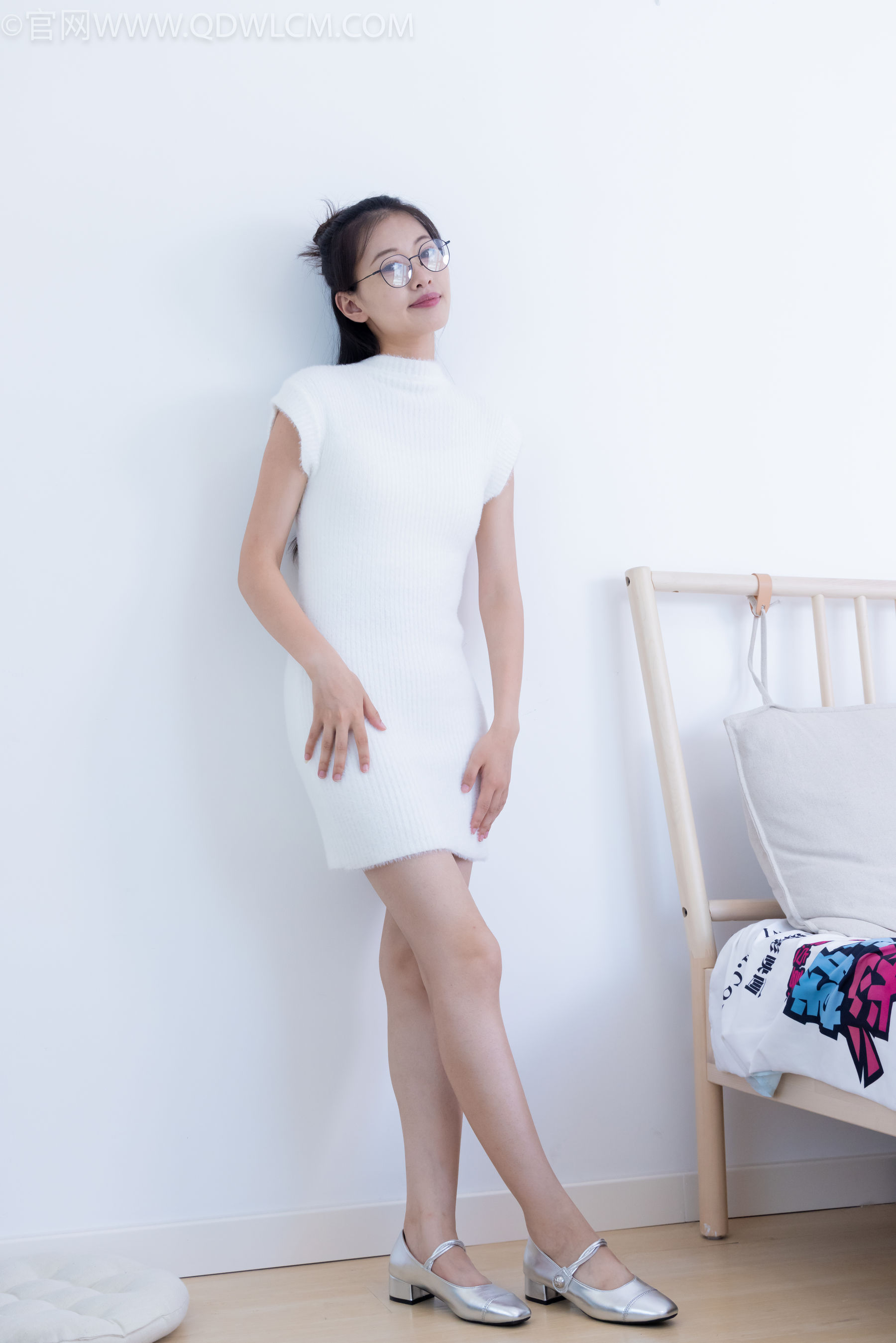 物恋传媒 No.2144 小优 -风吹叶落/(156P)