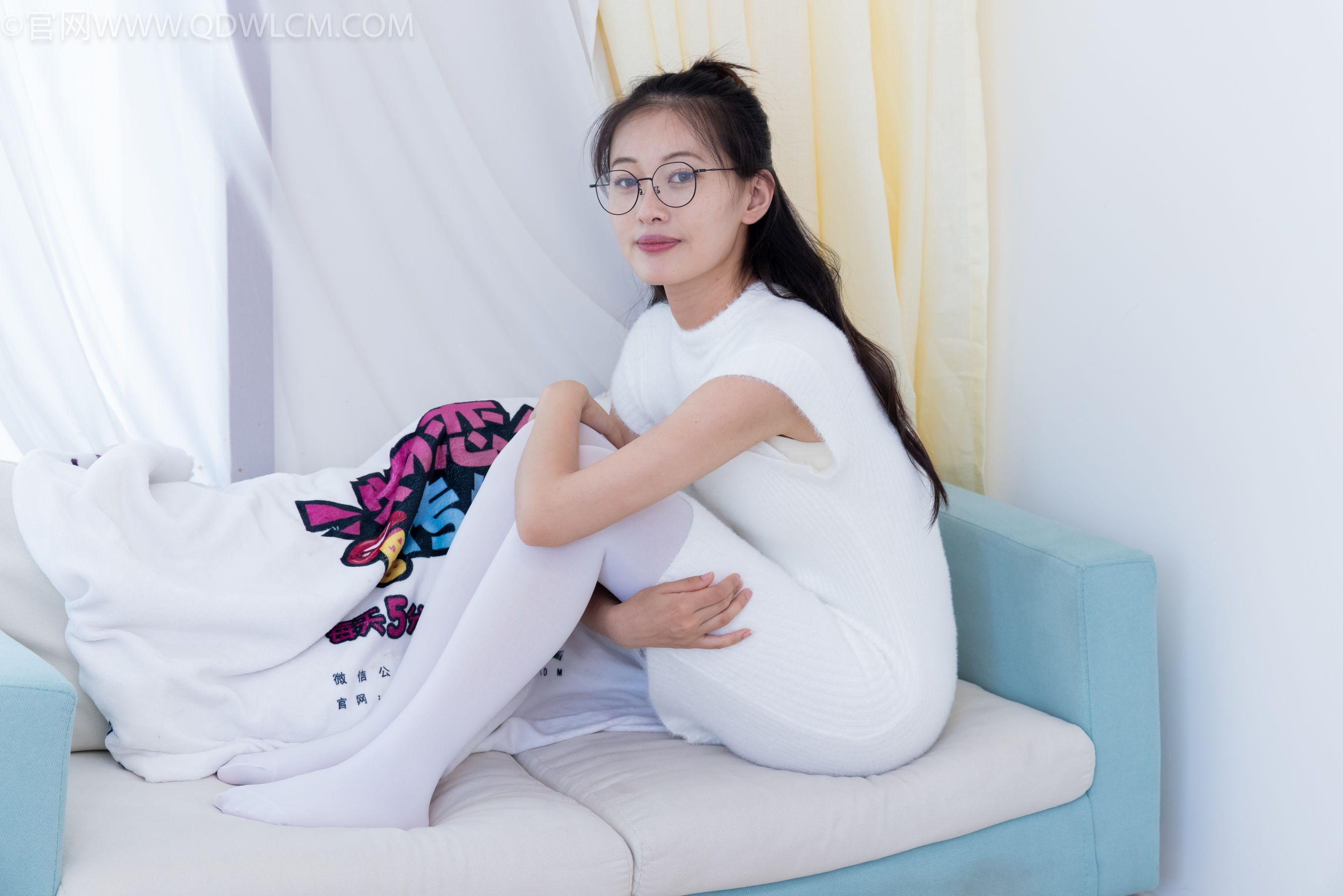 物恋传媒 No.2144 小优 -风吹叶落/(156P)