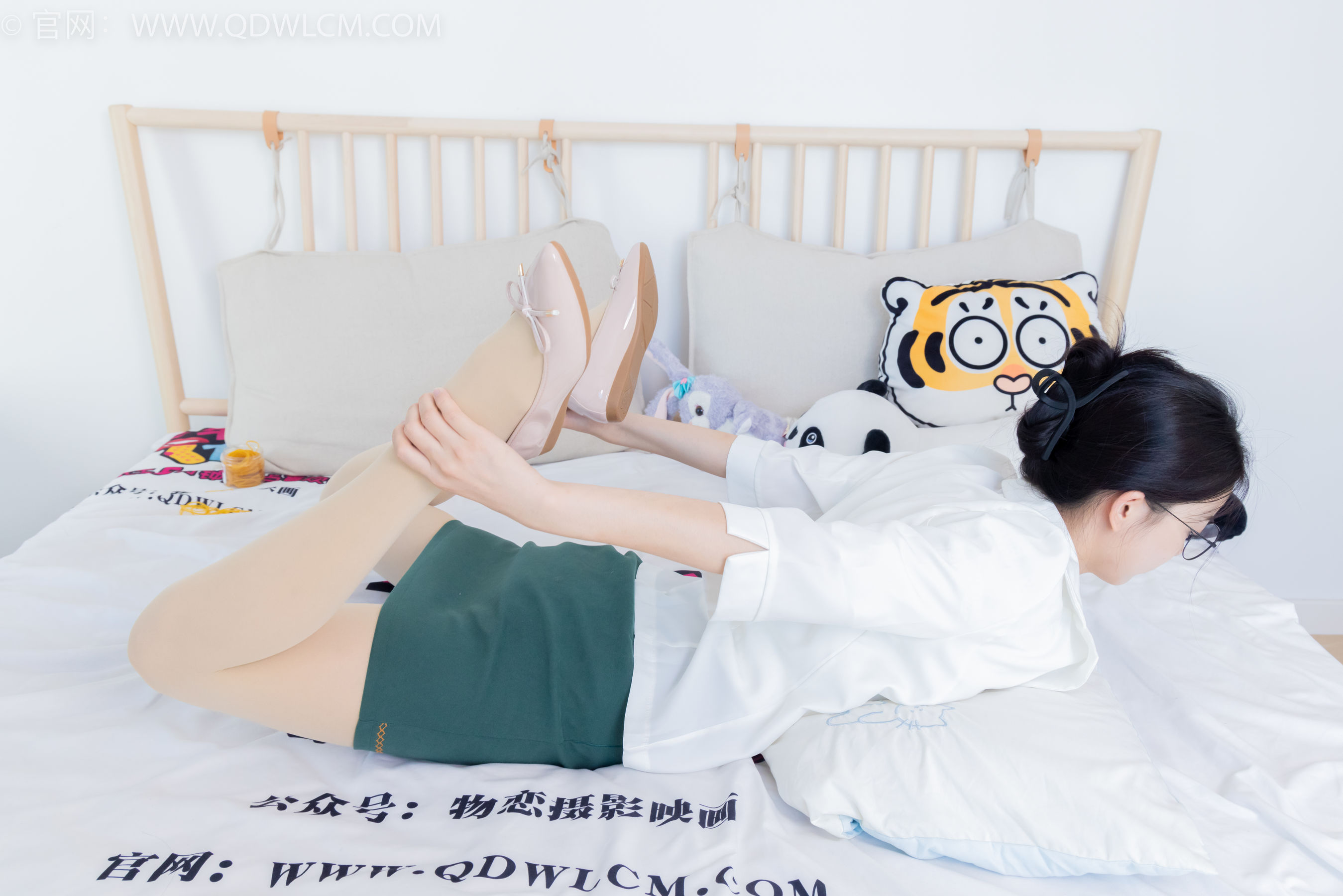 物恋传媒 No.2157 茯苓 -明亮而不刺眼/(150P)