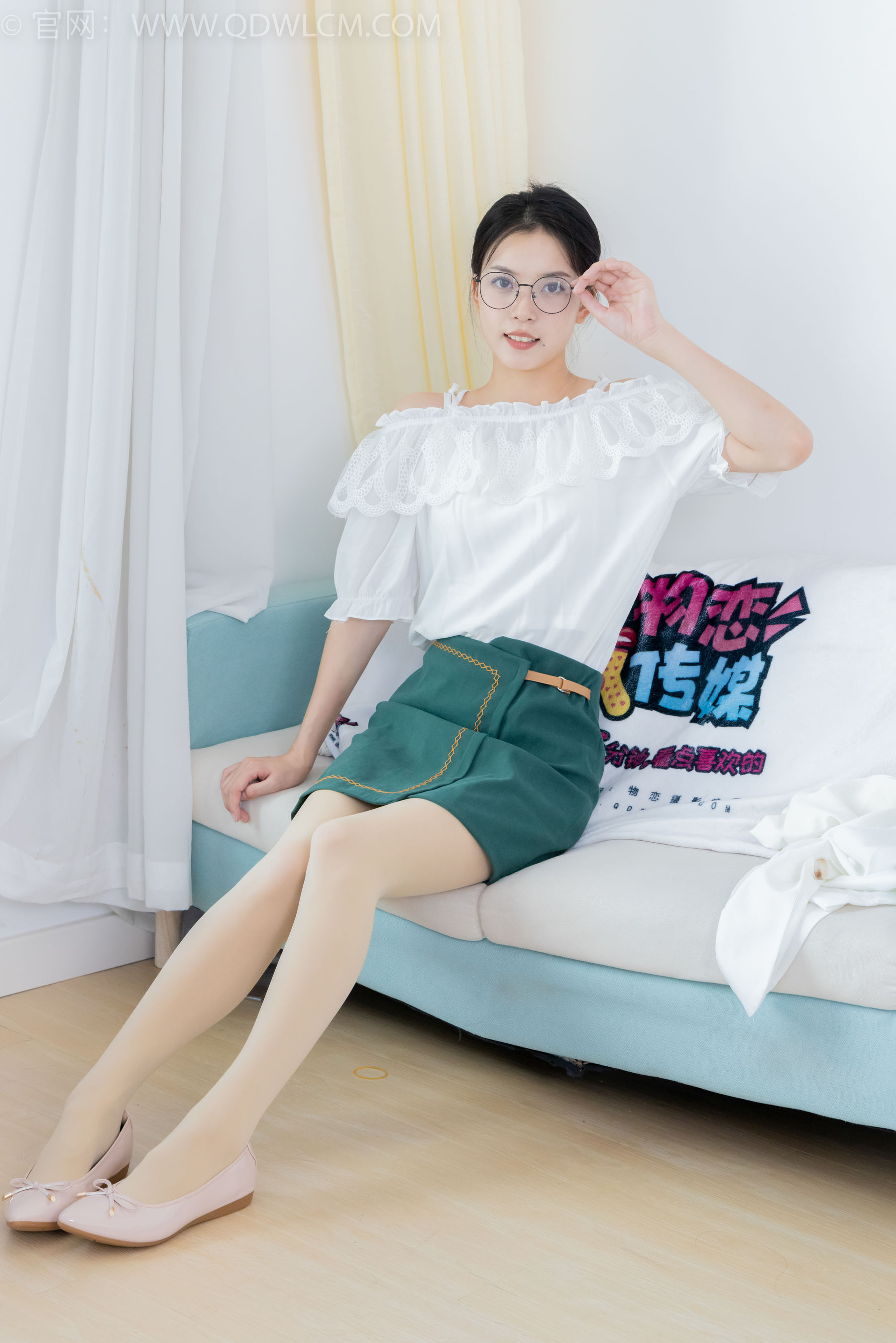 物恋传媒 No.2157 茯苓 -明亮而不刺眼/(150P)