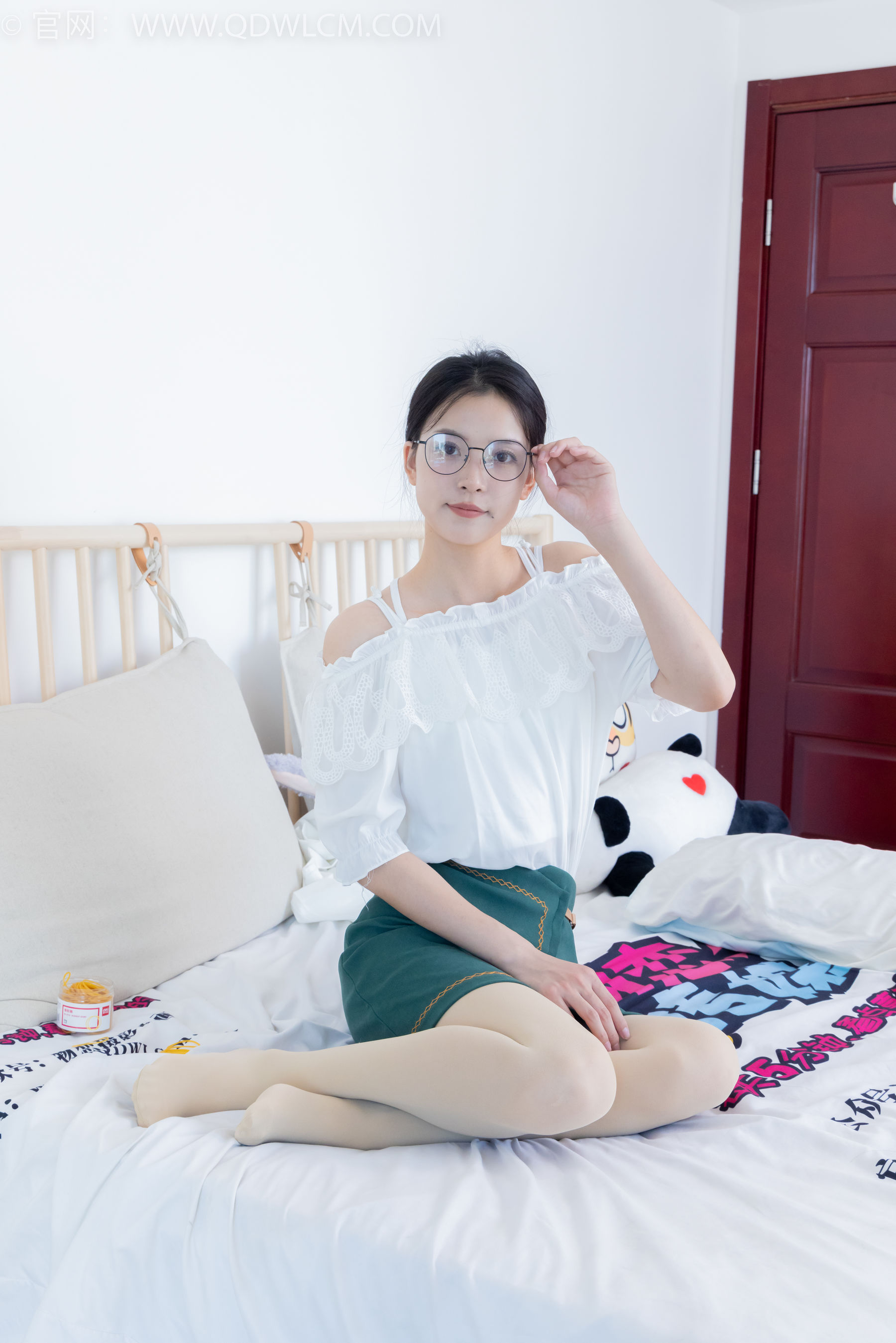 物恋传媒 No.2157 茯苓 -明亮而不刺眼/(150P)