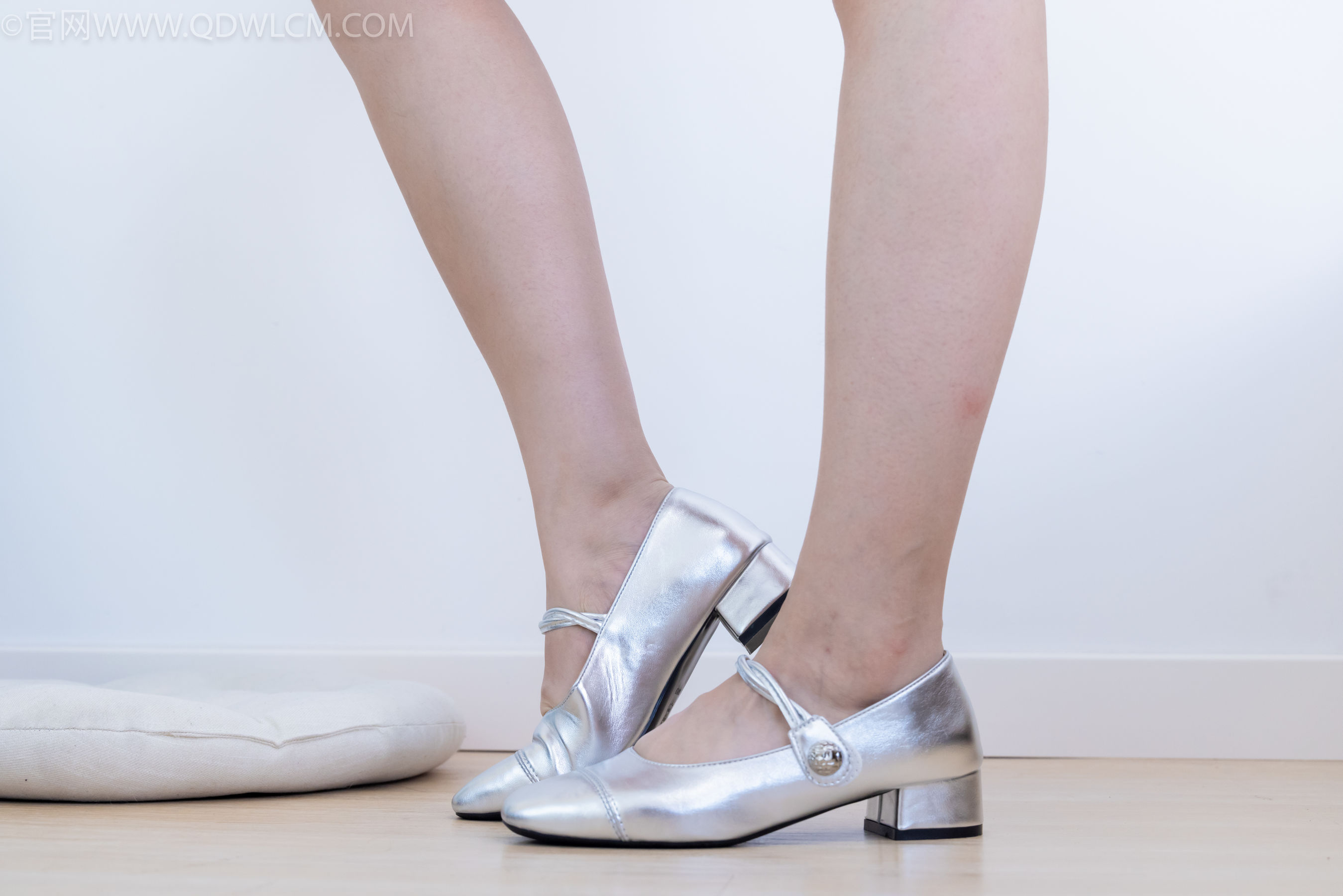 物恋传媒 No.2144 小优 -风吹叶落/(156P)