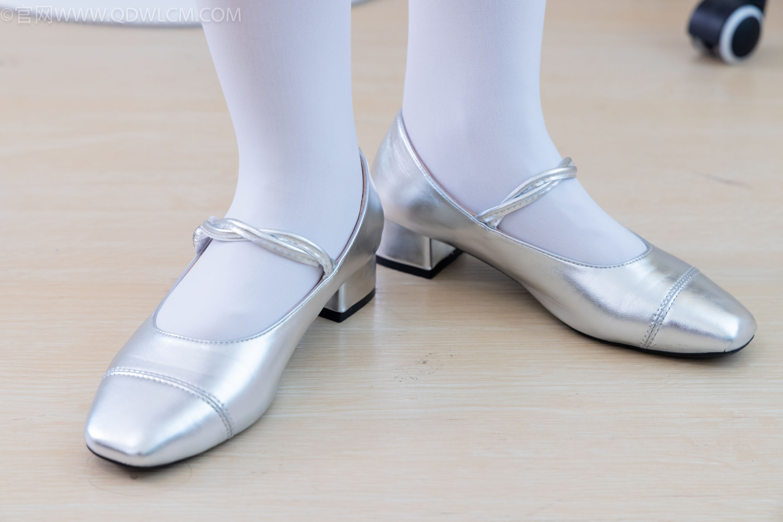 物恋传媒 No.2144 小优 -风吹叶落/(156P)