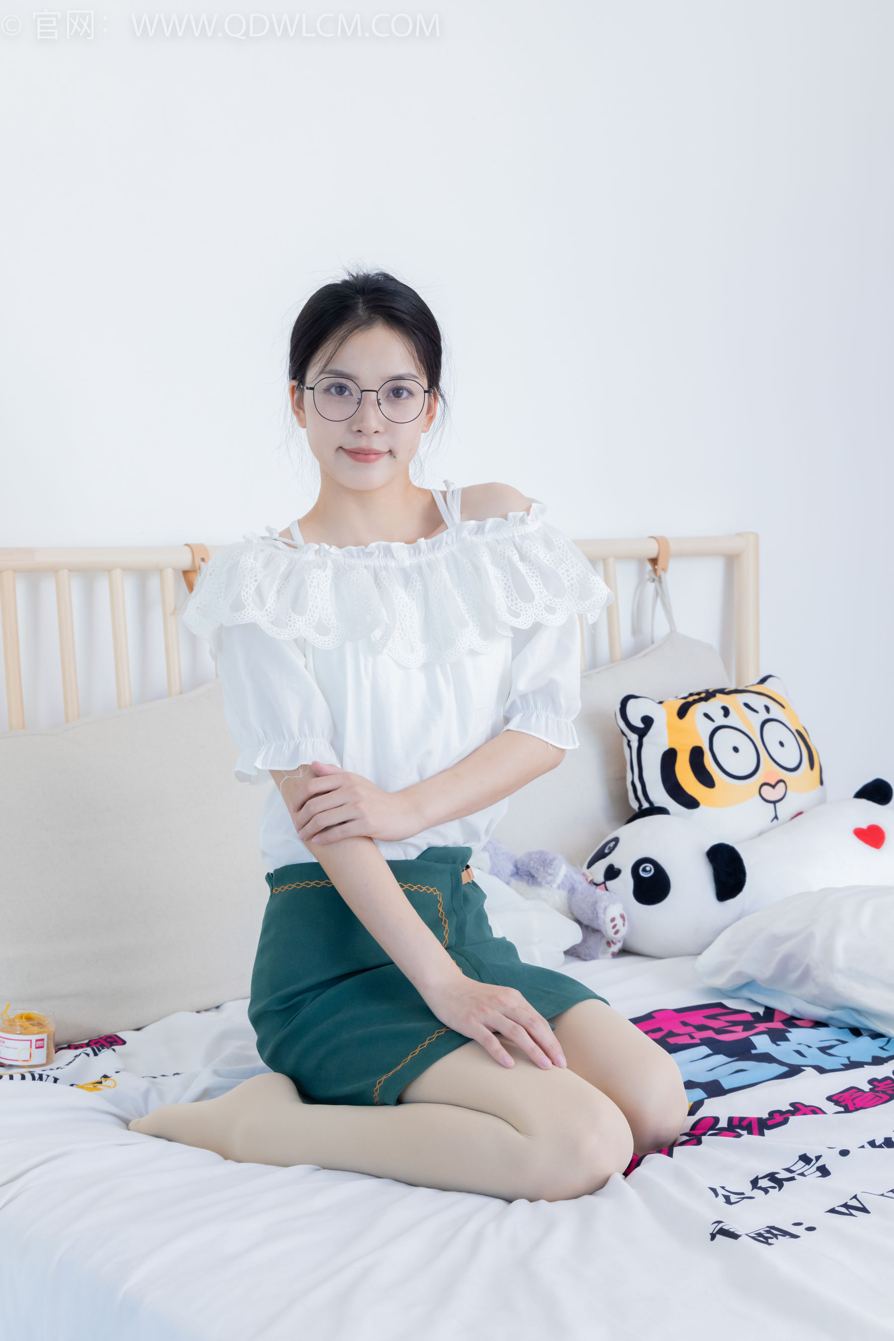 物恋传媒 No.2157 茯苓 -明亮而不刺眼/(150P)