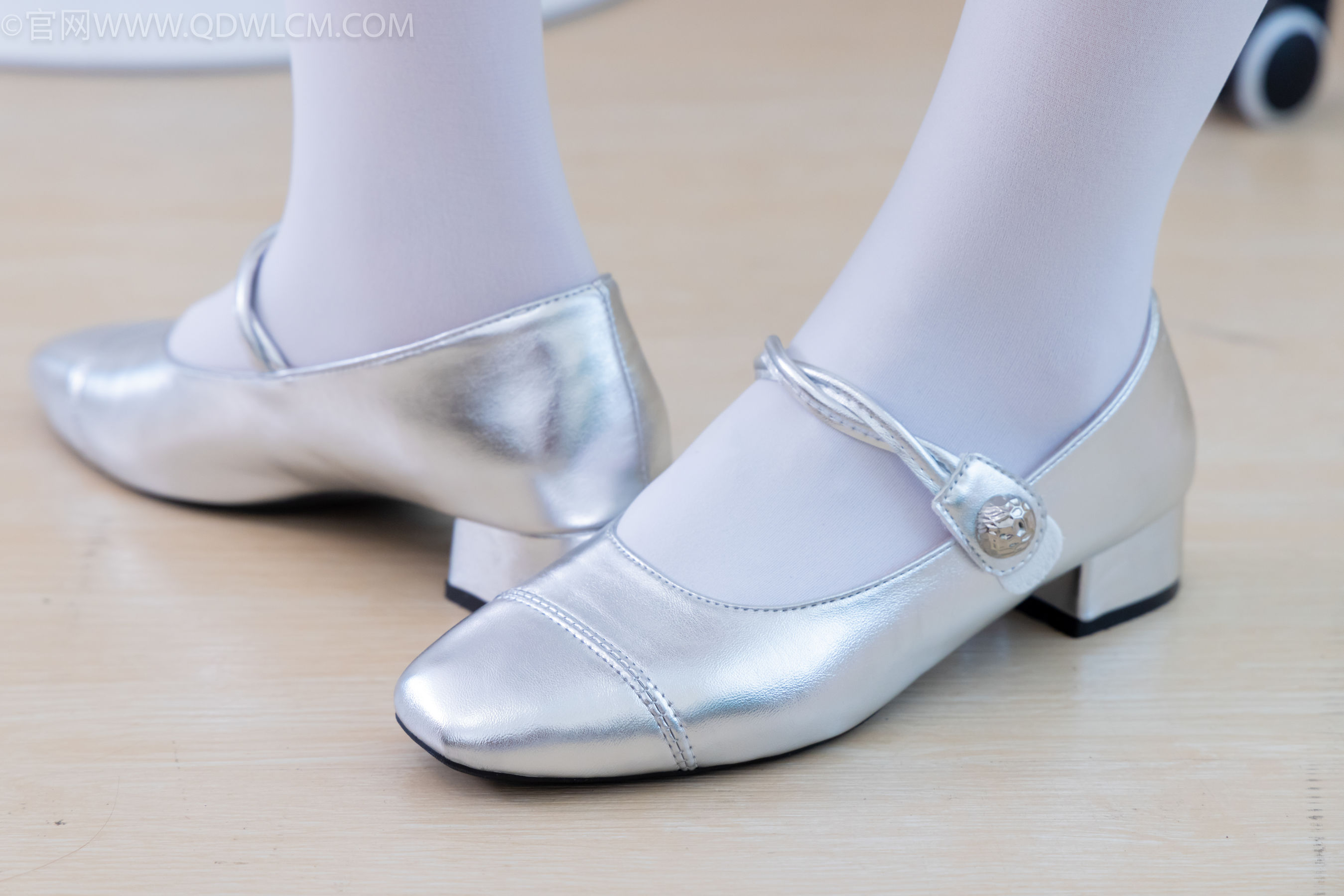 物恋传媒 No.2144 小优 -风吹叶落/(156P)