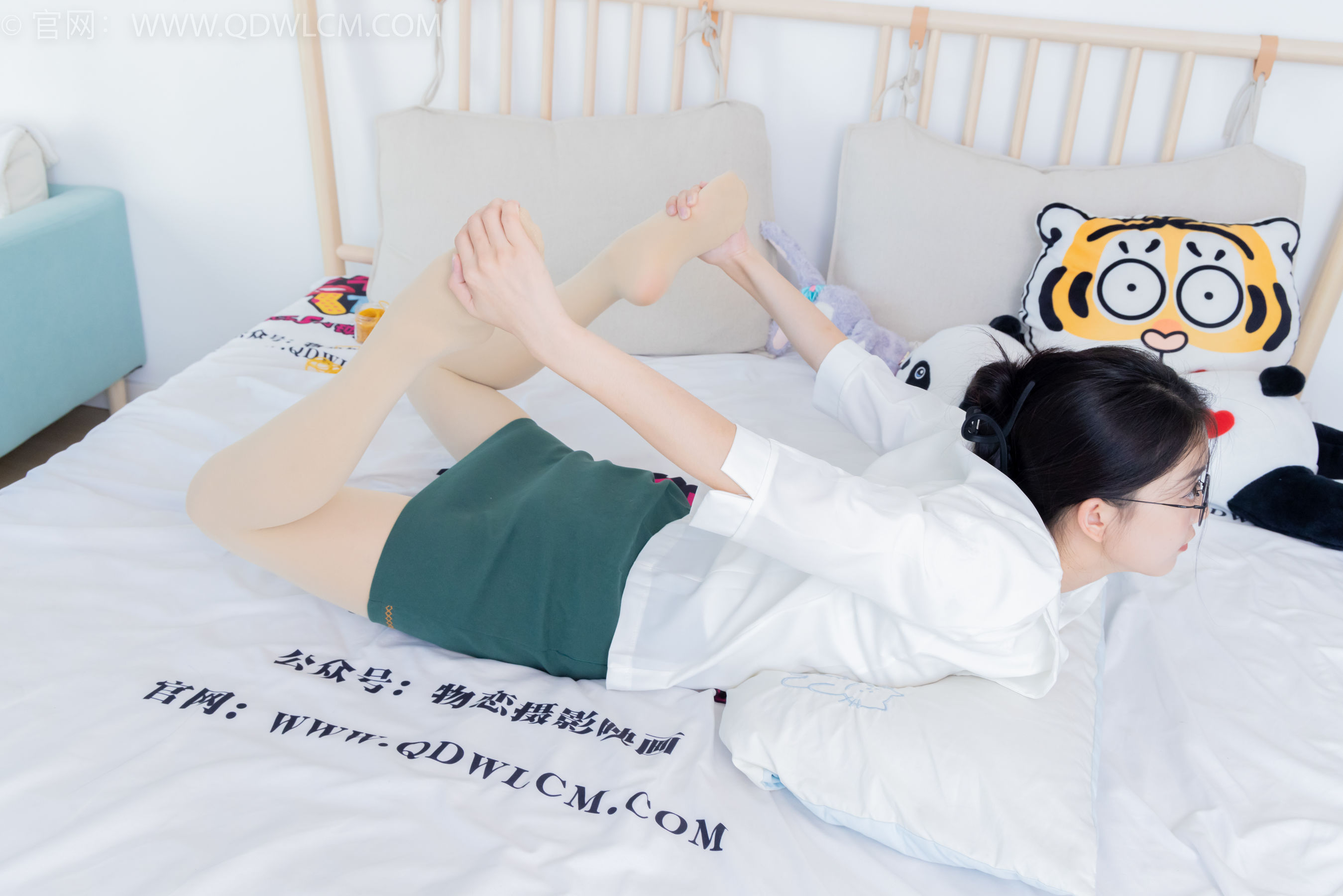 物恋传媒 No.2157 茯苓 -明亮而不刺眼/(150P)