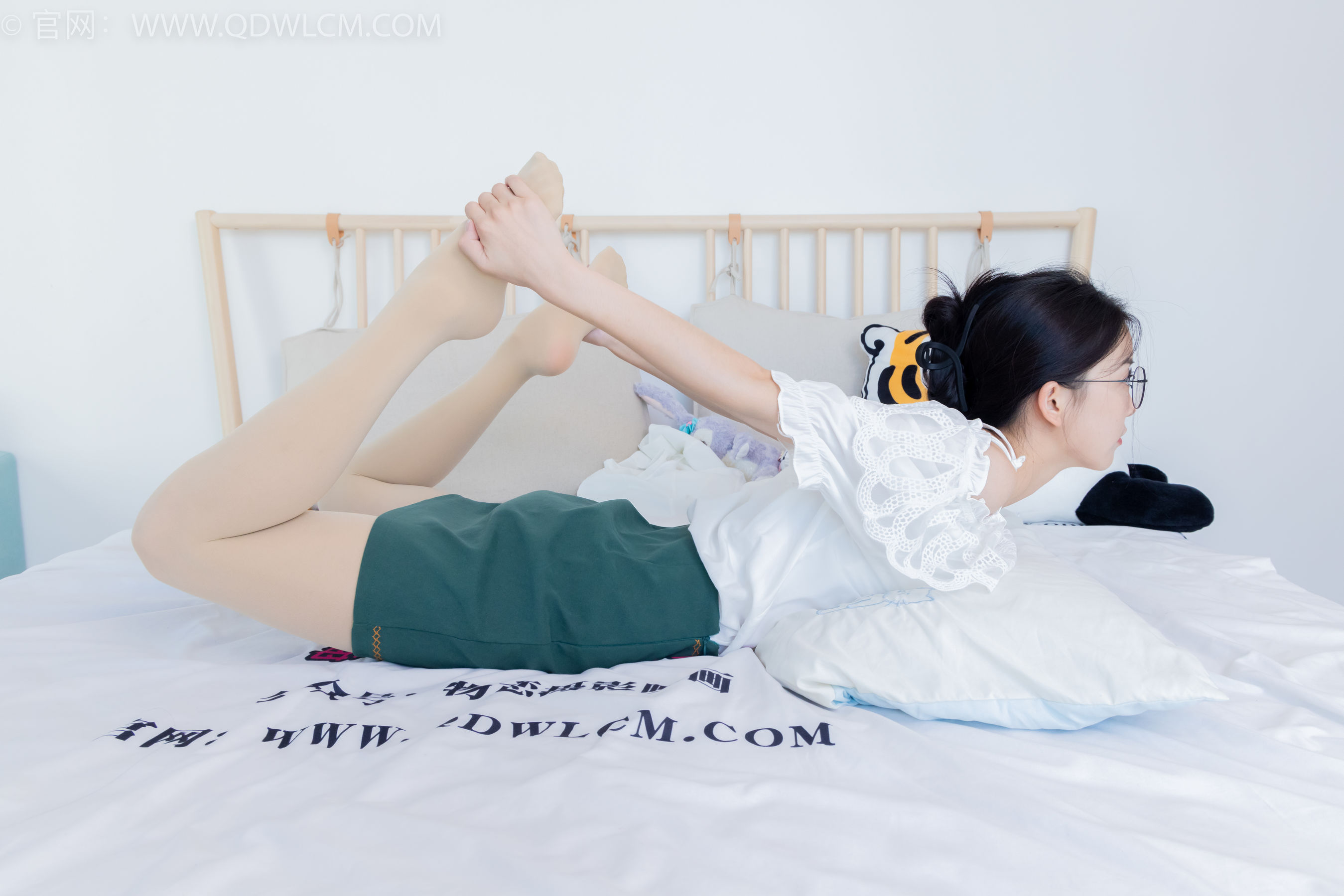 物恋传媒 No.2157 茯苓 -明亮而不刺眼/(150P)