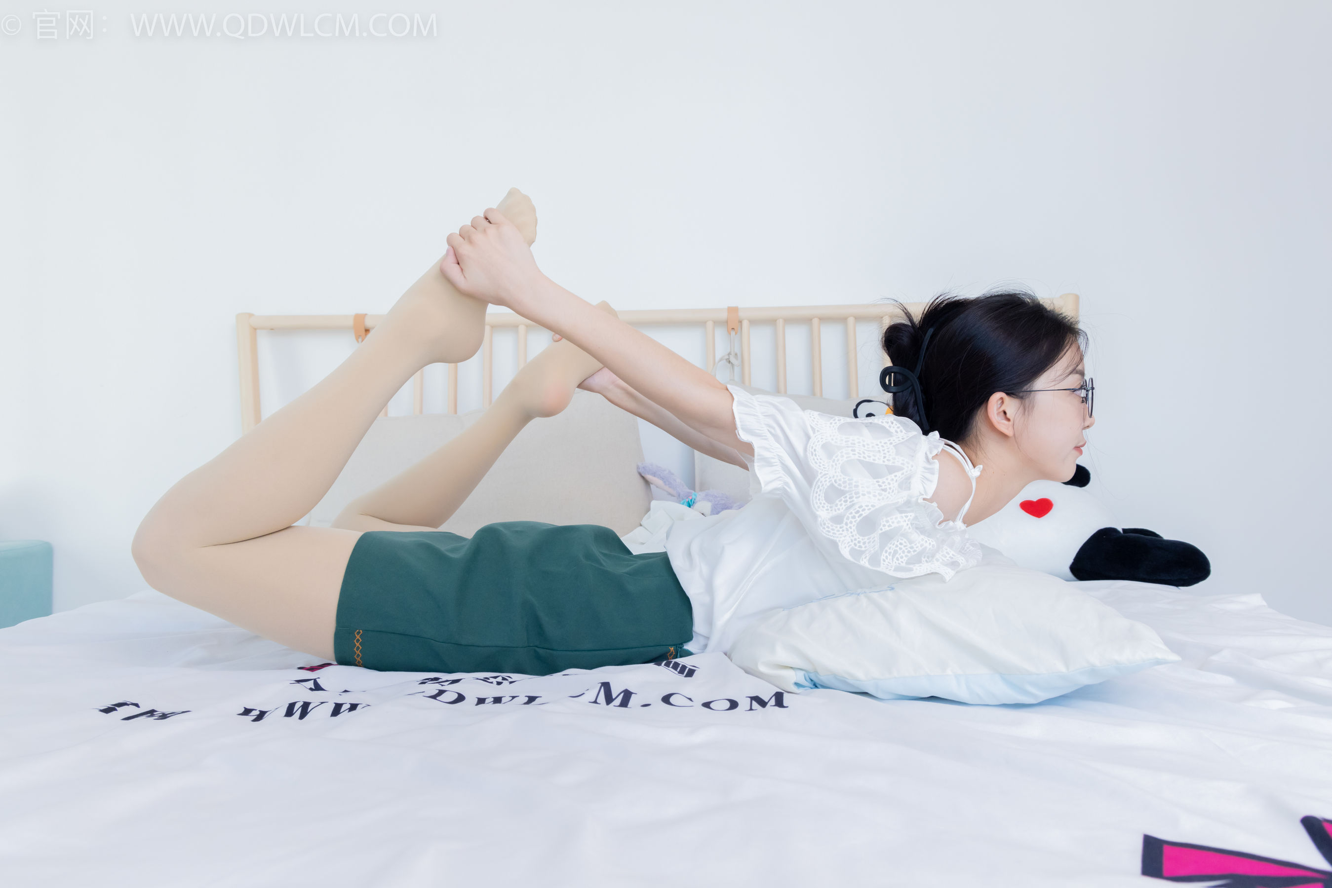 物恋传媒 No.2157 茯苓 -明亮而不刺眼/(150P)