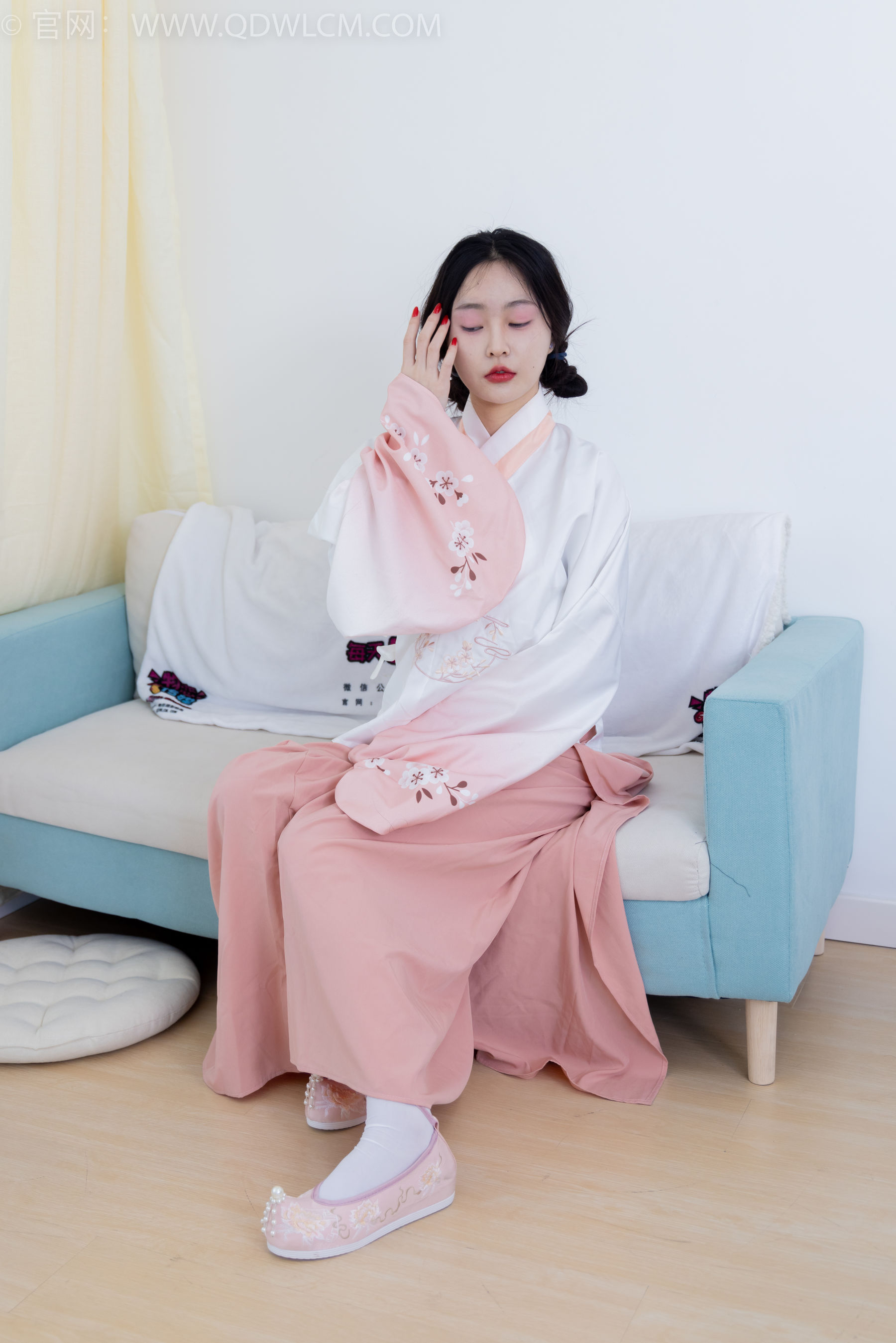 物恋传媒 No.2132 美兔 -心动一刹/(220P)