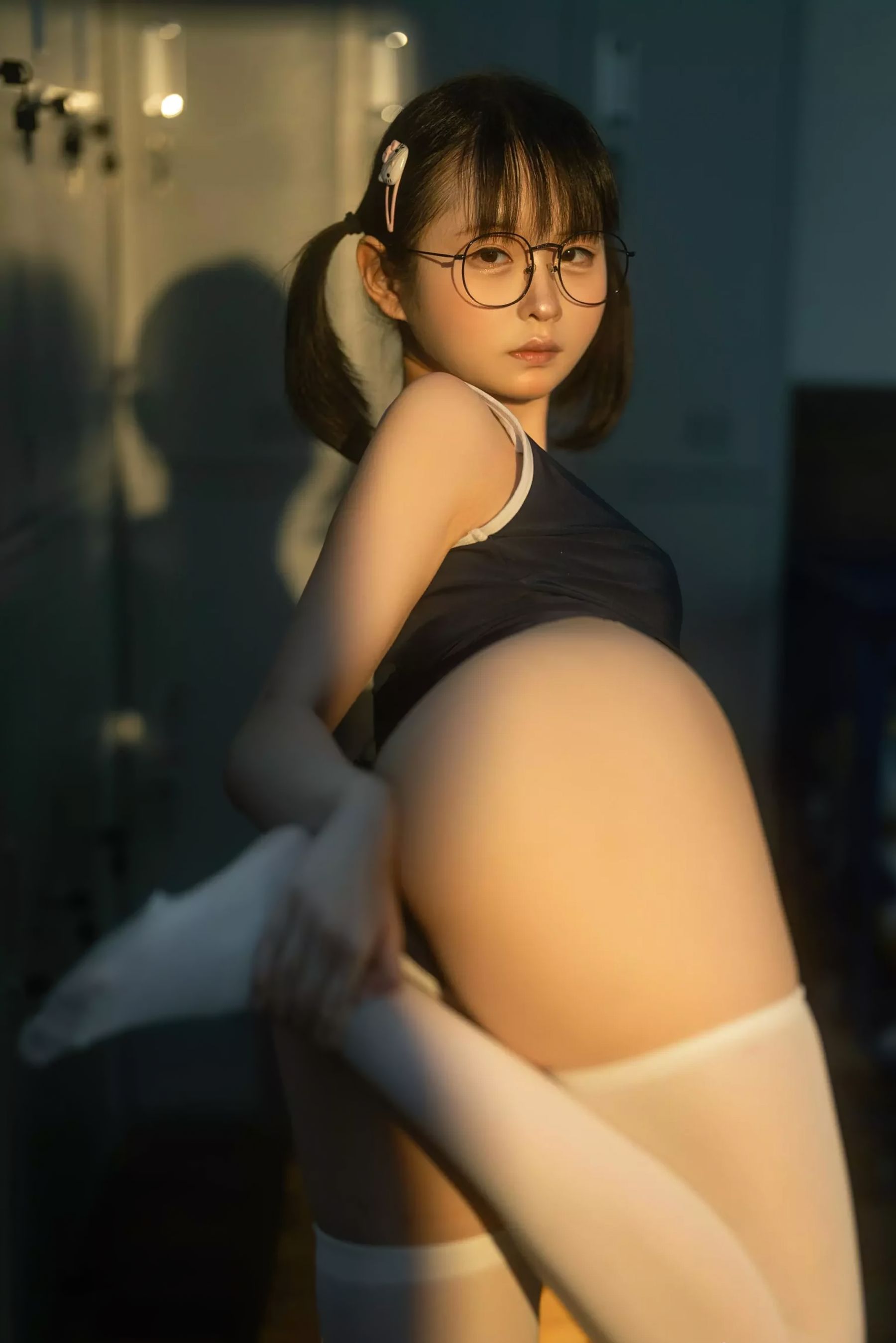 幼水铃衣 - 午间更衣室/(75P)