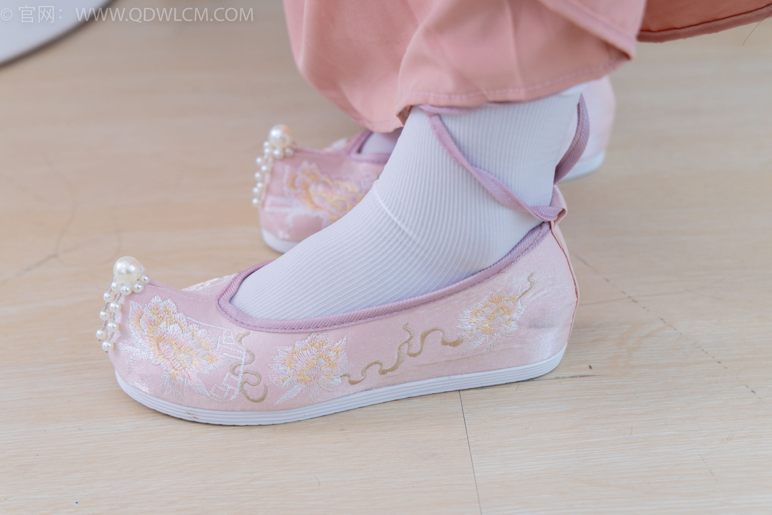 物恋传媒 No.2132 美兔 -心动一刹/(220P)