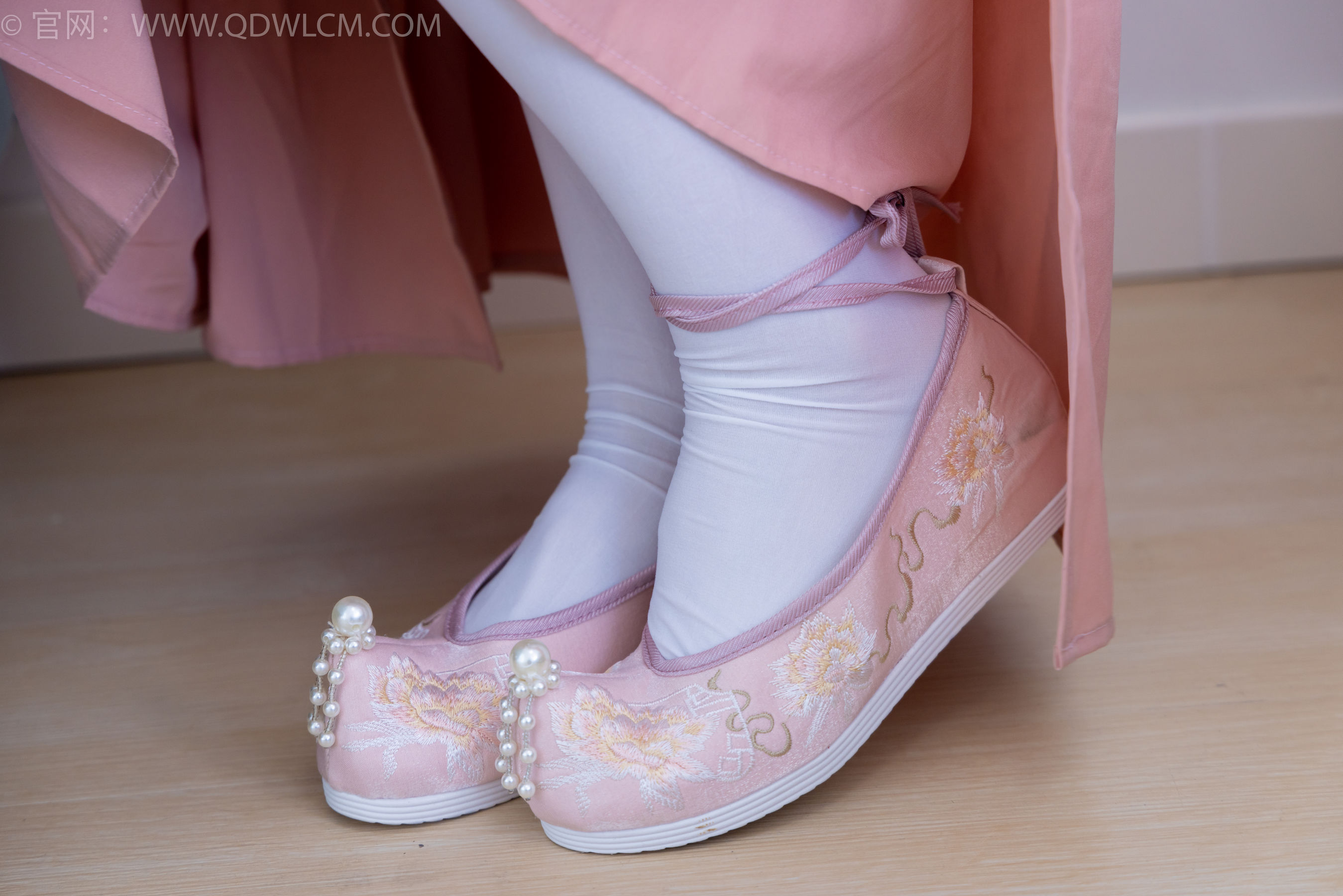 物恋传媒 No.2132 美兔 -心动一刹/(220P)