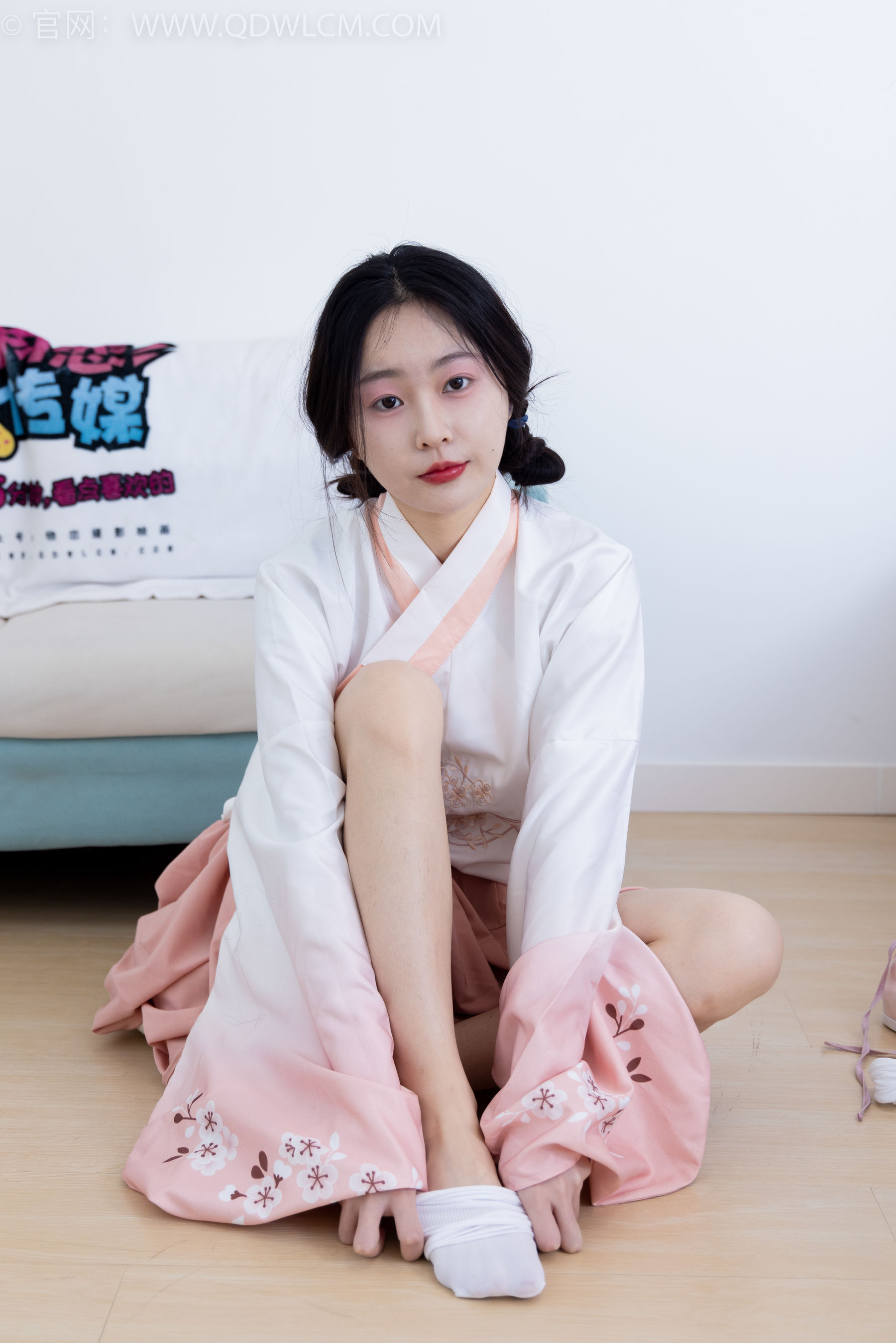 物恋传媒 No.2132 美兔 -心动一刹/(220P)