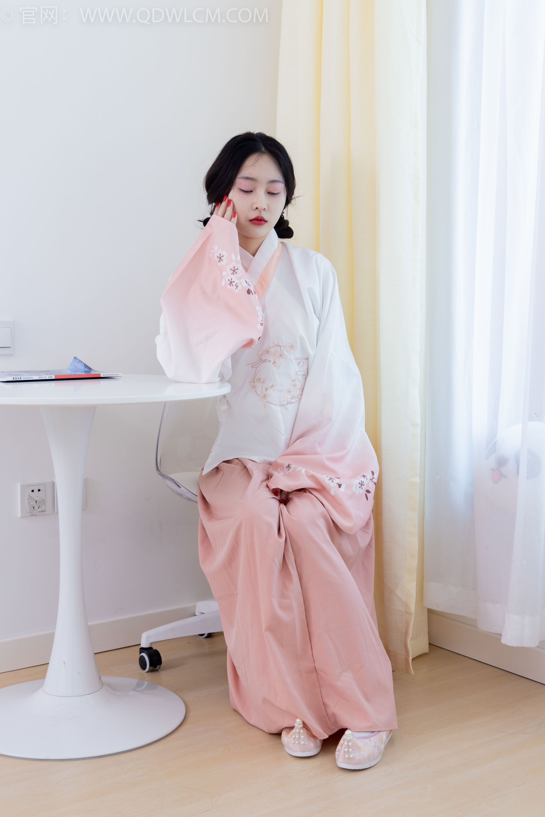 物恋传媒 No.2132 美兔 -心动一刹/(220P)