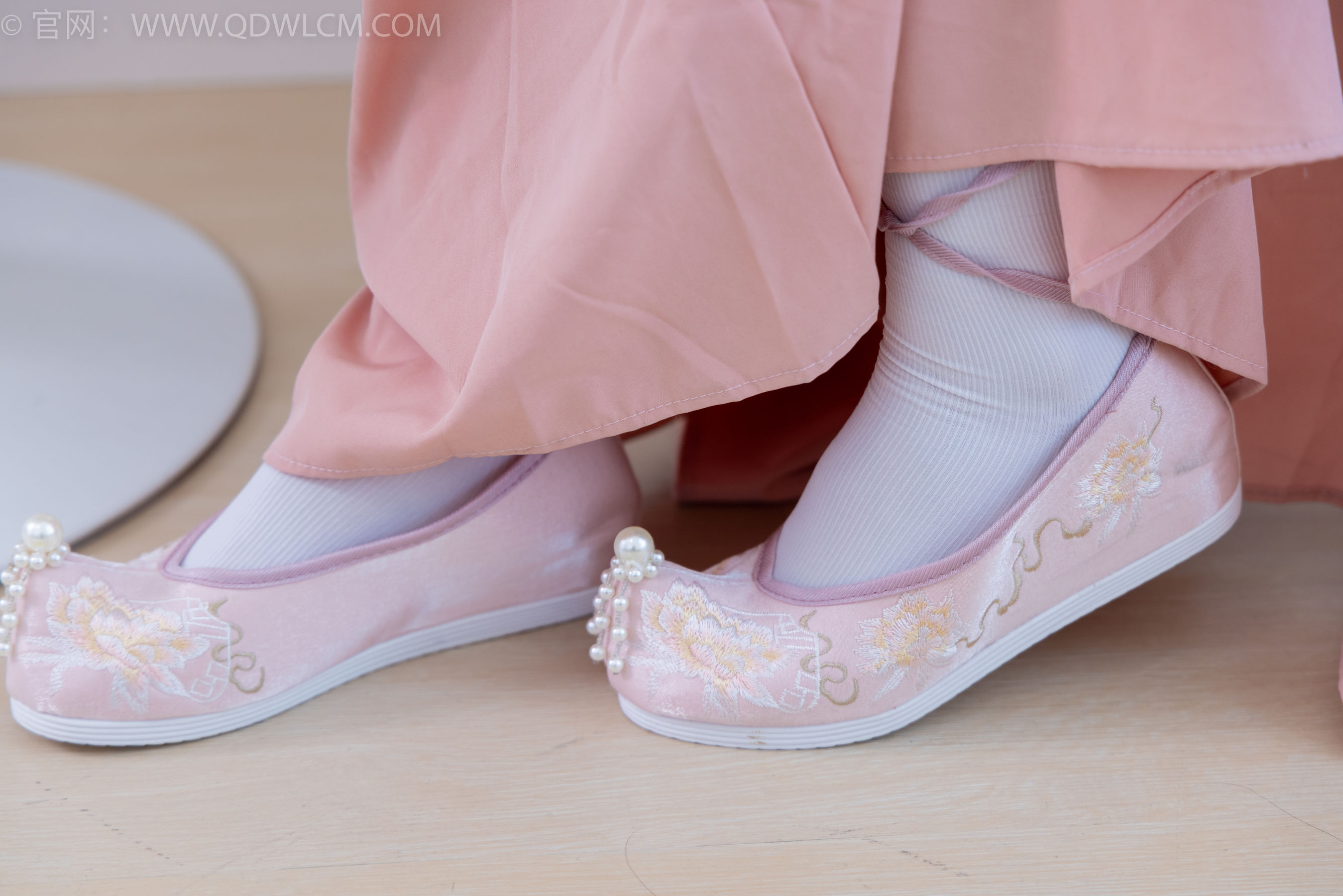 物恋传媒 No.2132 美兔 -心动一刹/(220P)