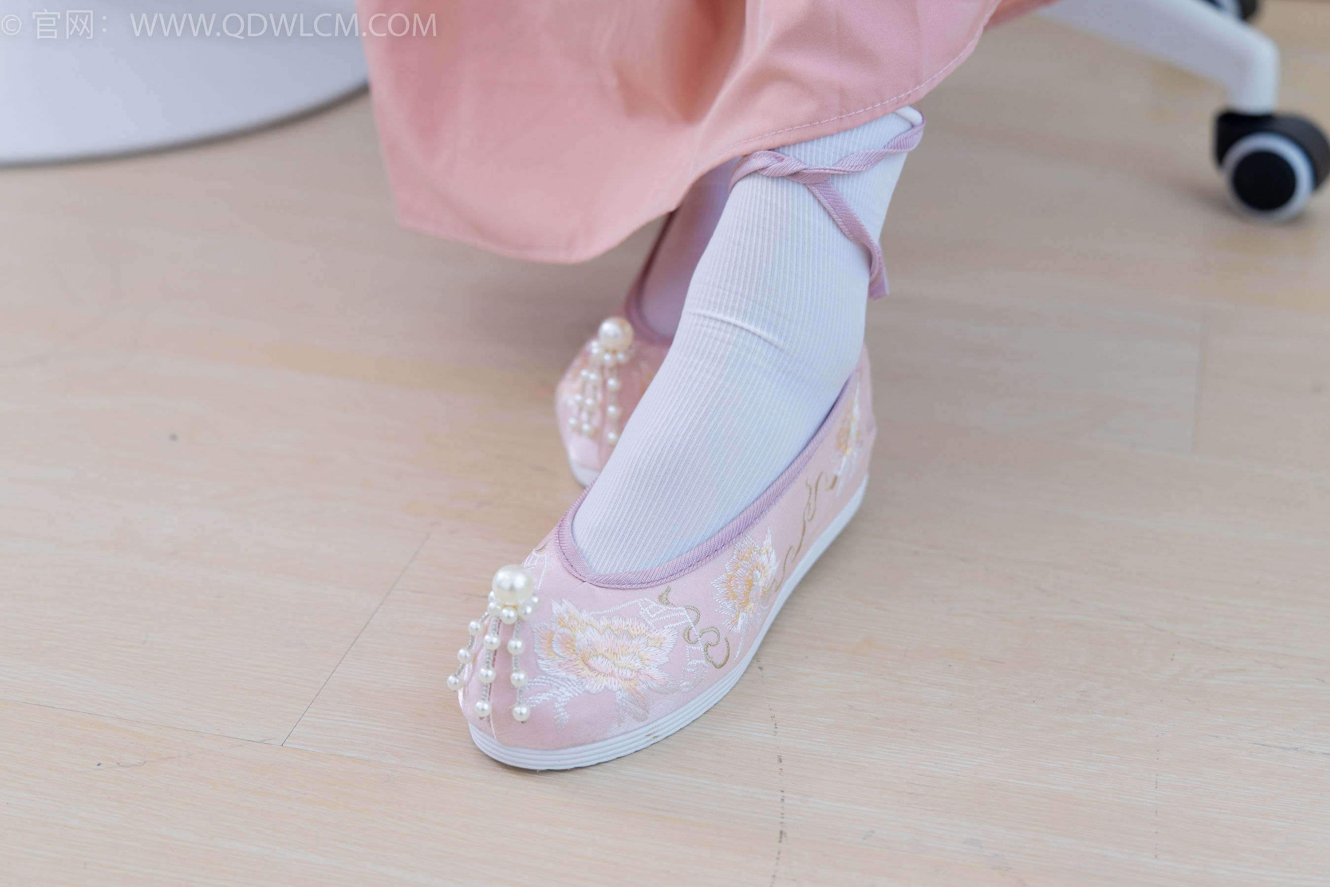 物恋传媒 No.2132 美兔 -心动一刹/(220P)