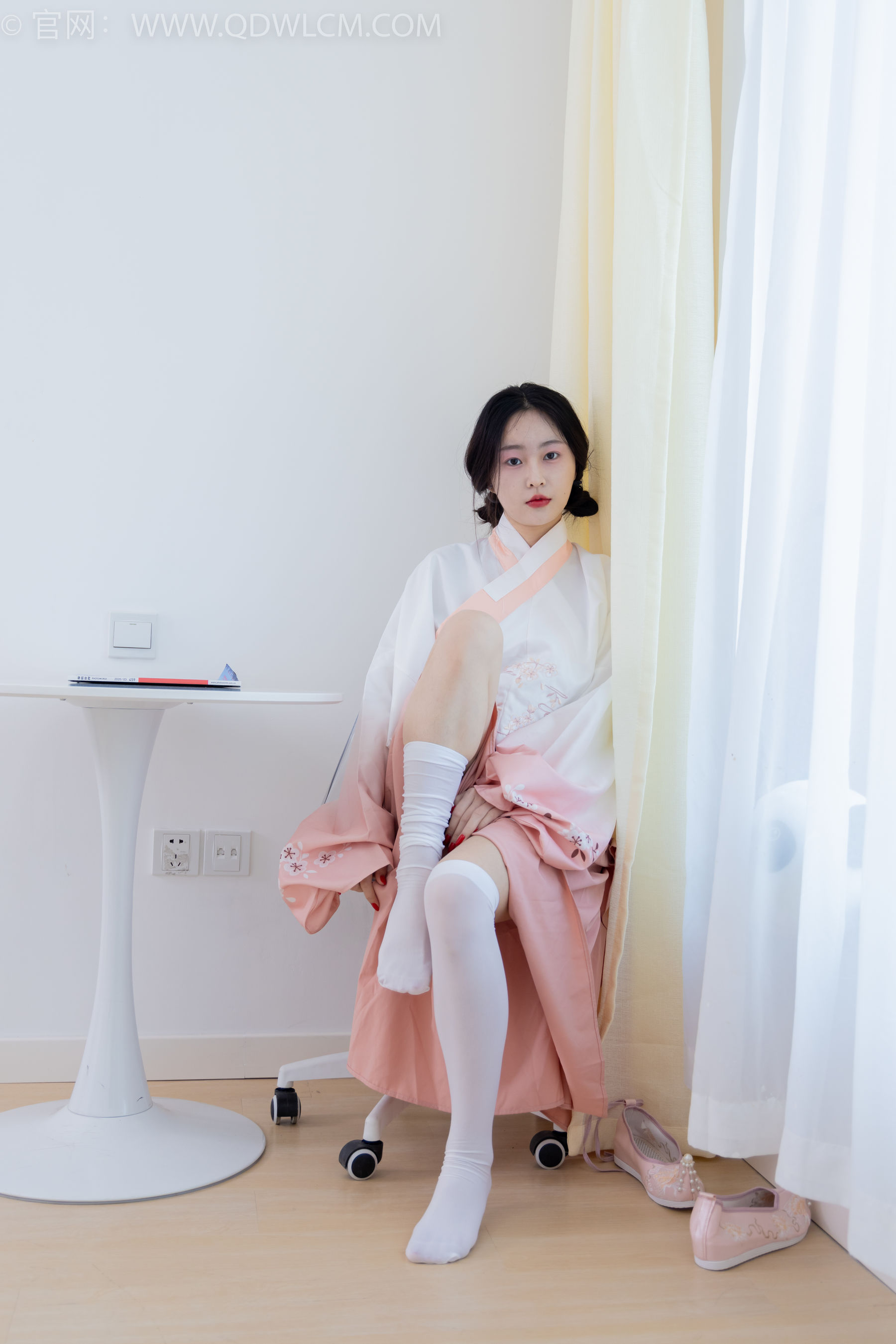 物恋传媒 No.2132 美兔 -心动一刹/(220P)