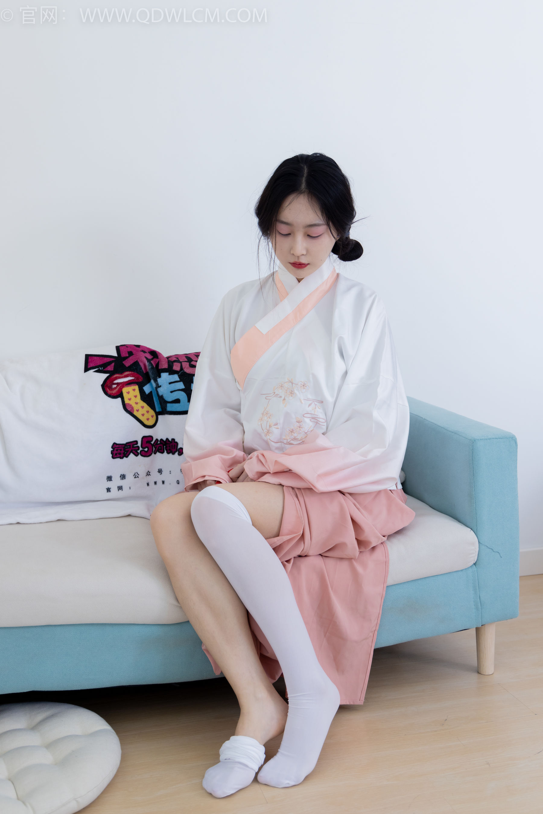 物恋传媒 No.2132 美兔 -心动一刹/(220P)