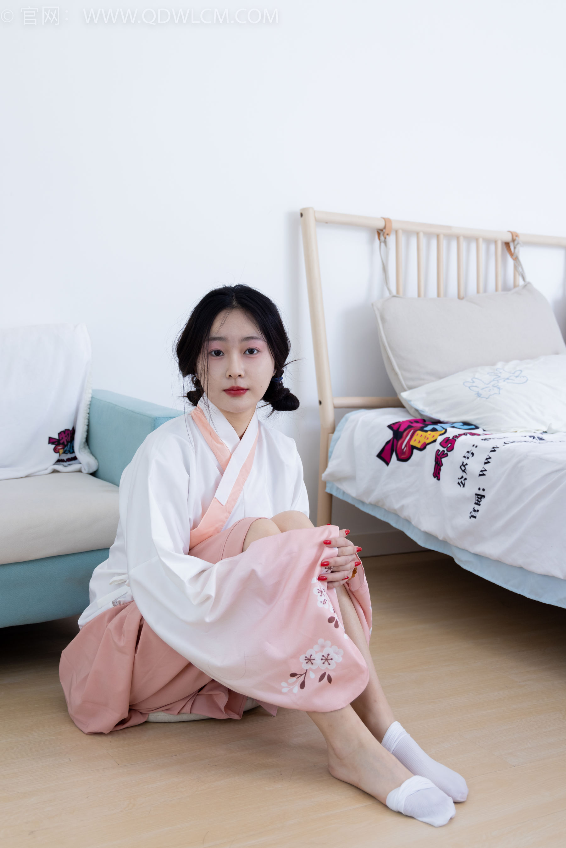 物恋传媒 No.2132 美兔 -心动一刹/(220P)