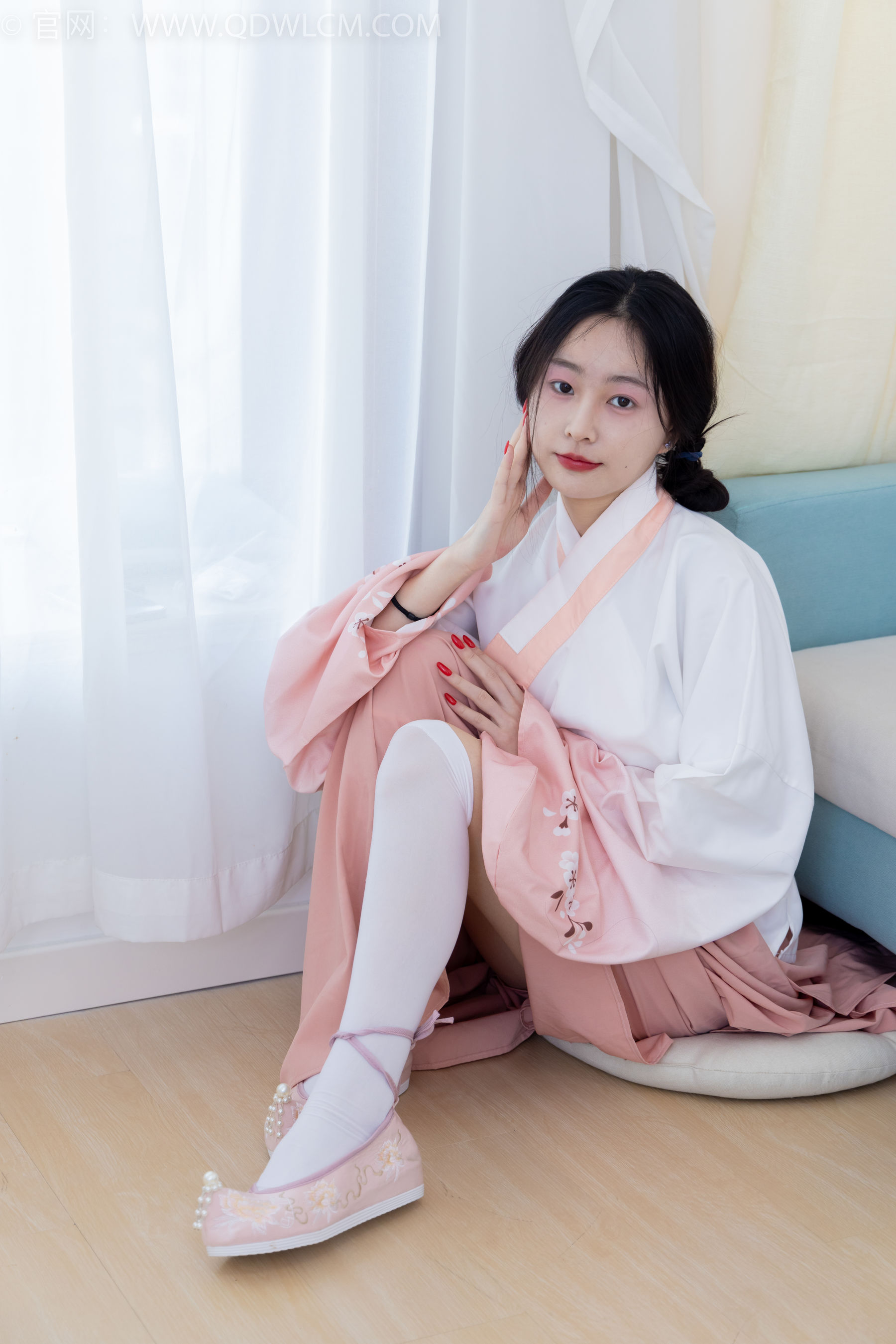 物恋传媒 No.2132 美兔 -心动一刹/(220P)