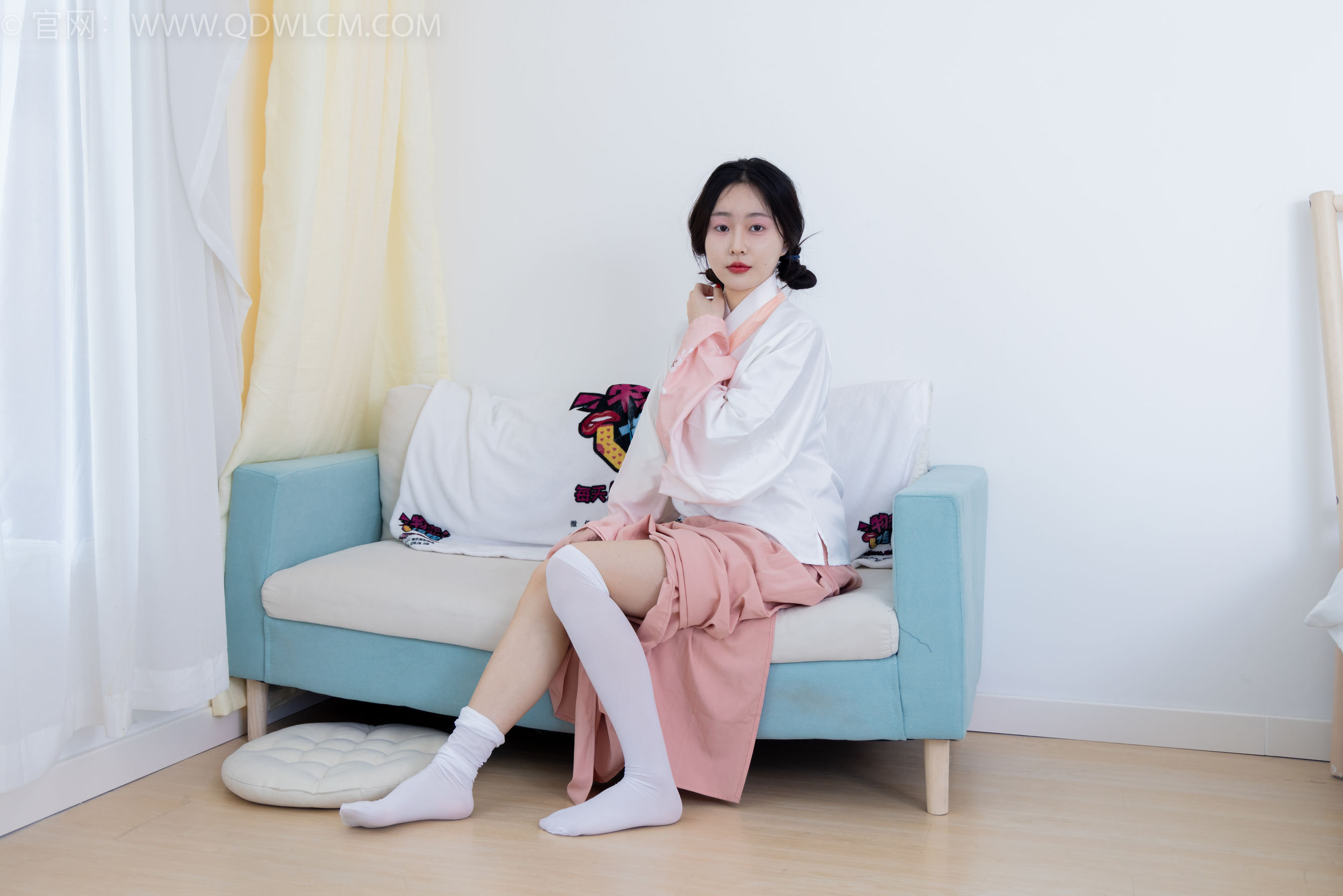 物恋传媒 No.2132 美兔 -心动一刹/(220P)