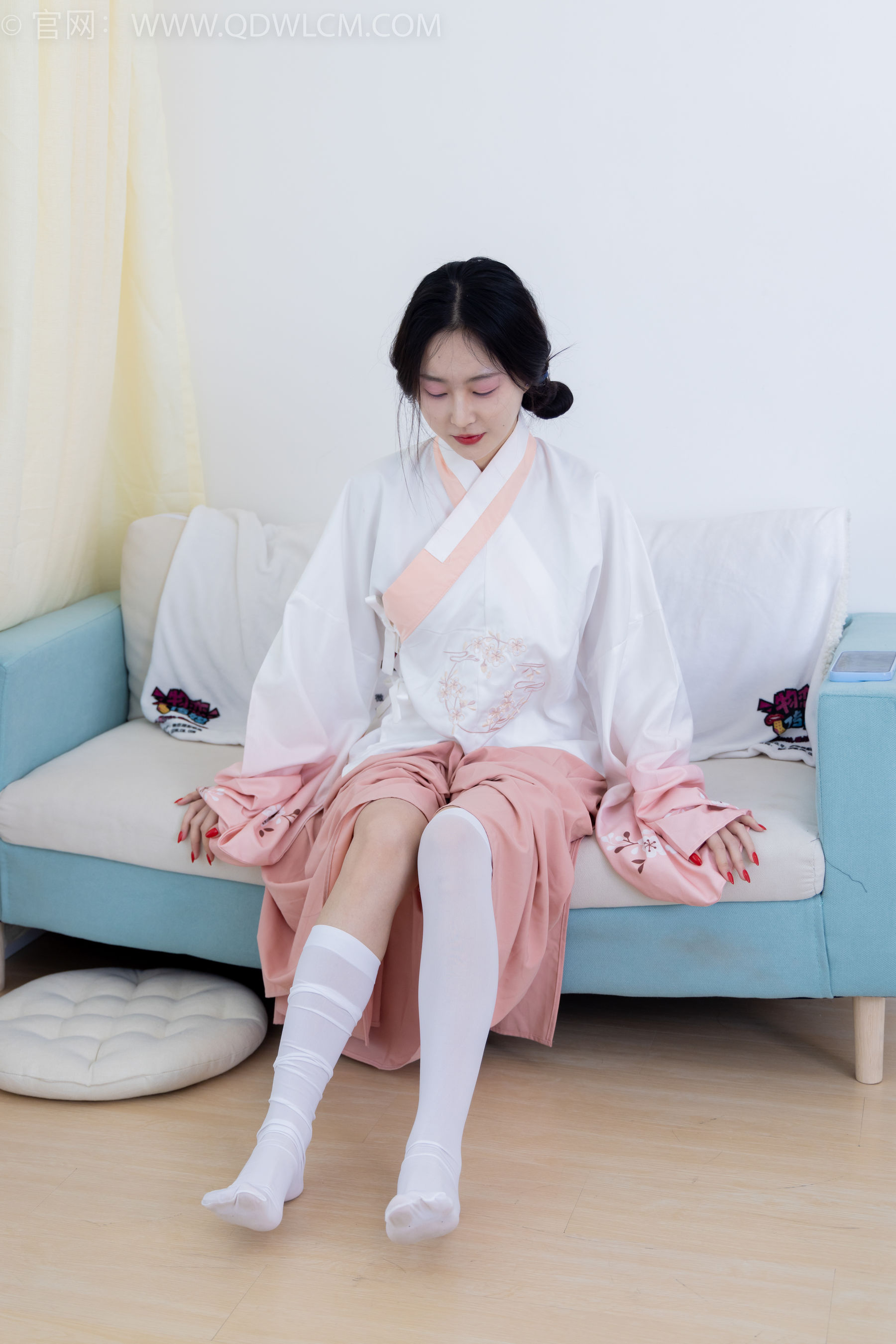 物恋传媒 No.2132 美兔 -心动一刹/(220P)