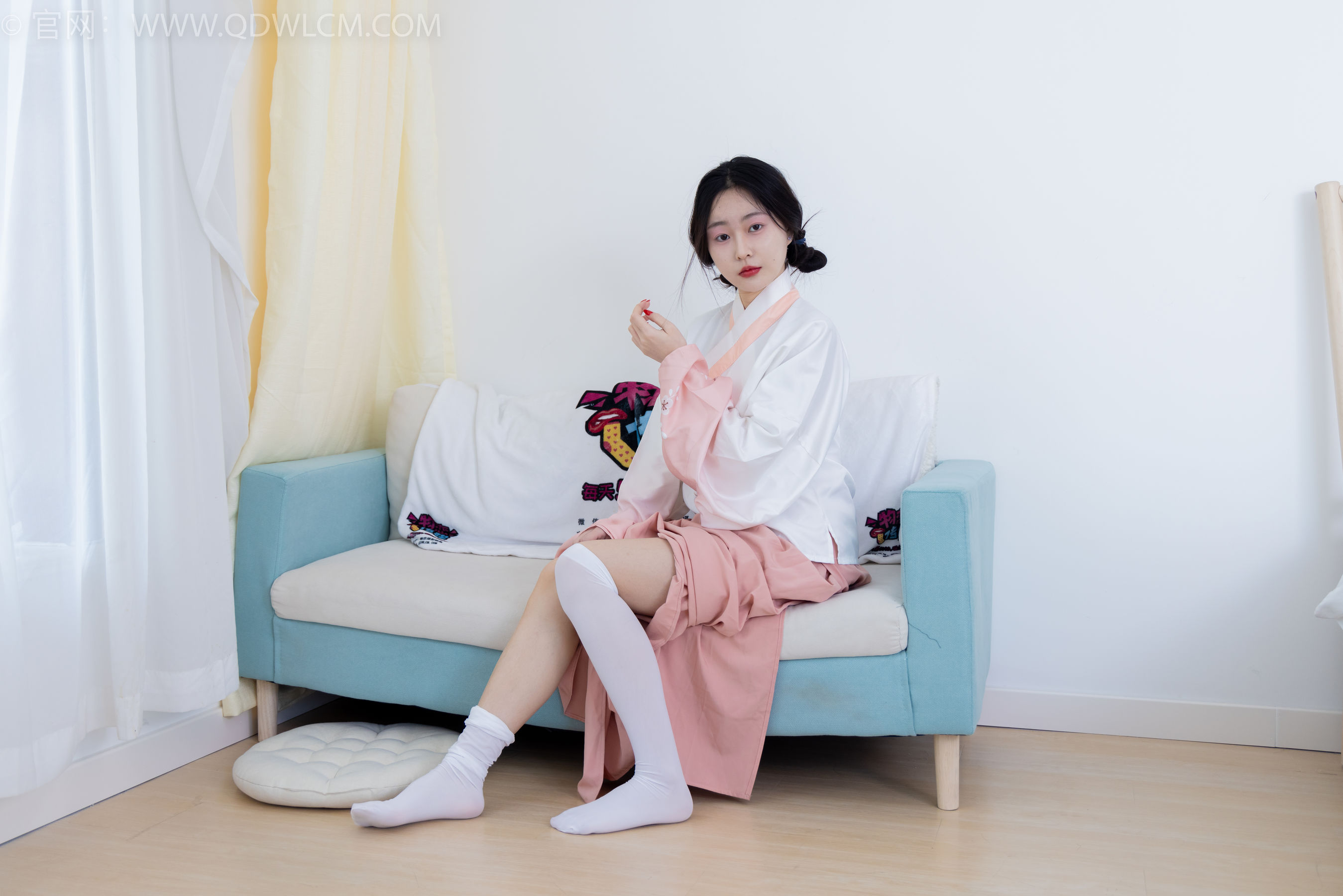 物恋传媒 No.2132 美兔 -心动一刹/(220P)