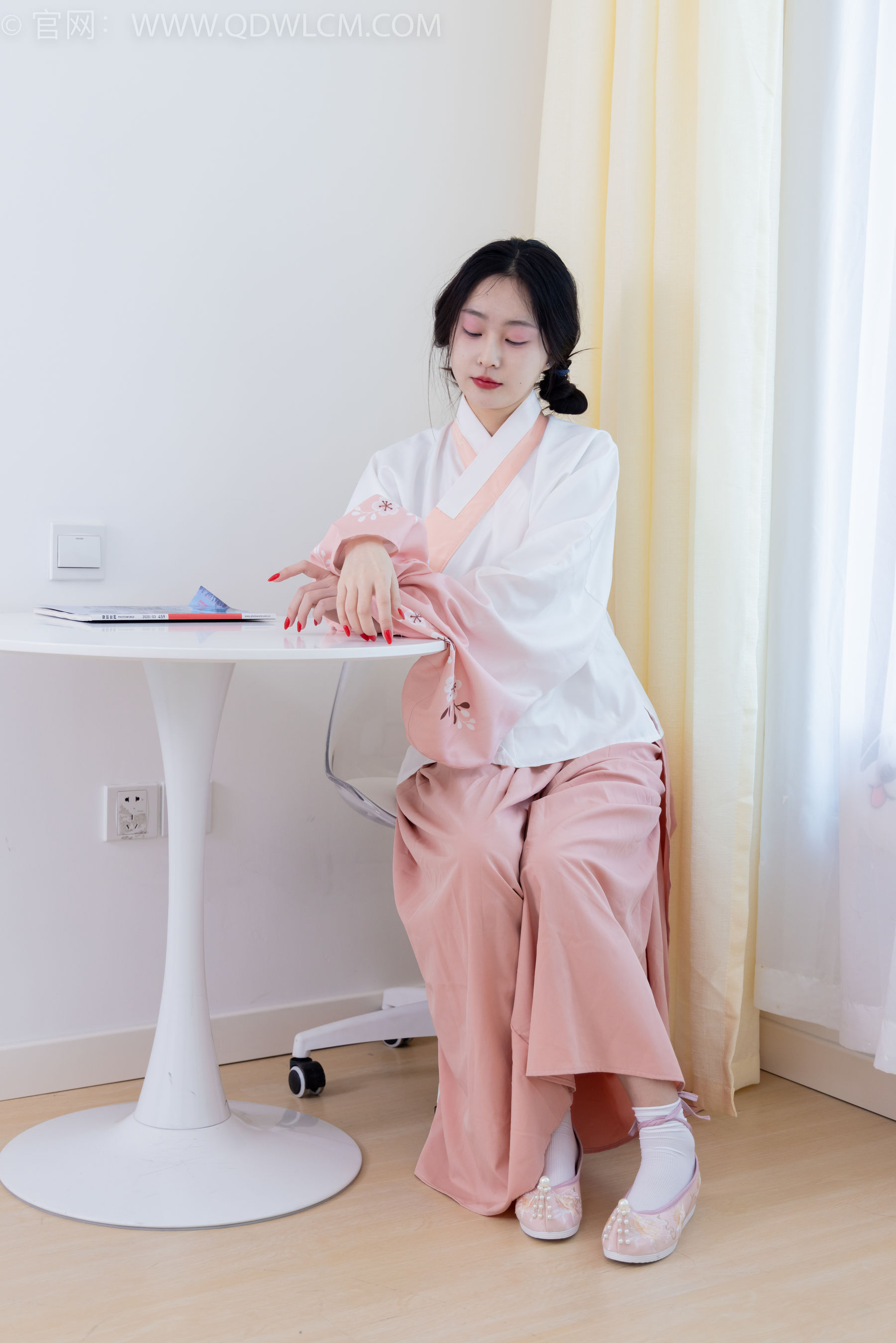 物恋传媒 No.2132 美兔 -心动一刹/(220P)