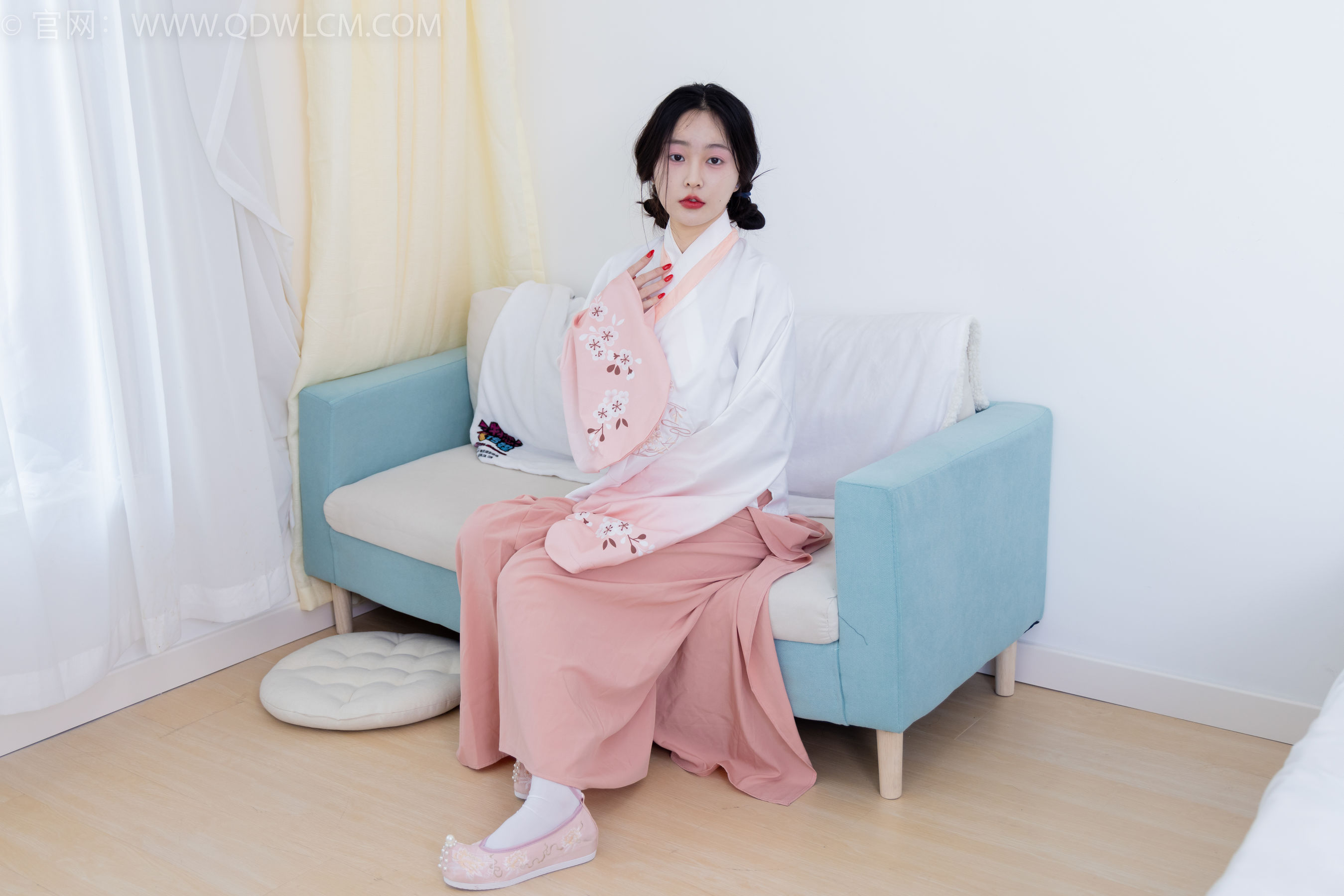 物恋传媒 No.2132 美兔 -心动一刹/(220P)