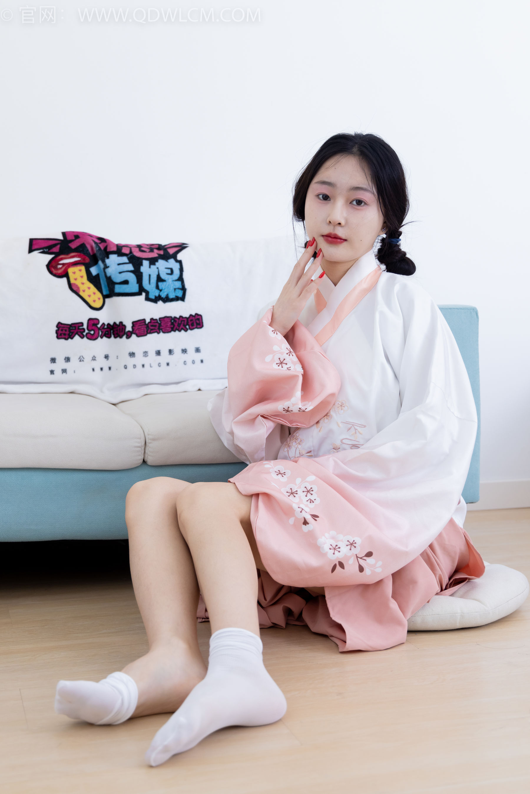 物恋传媒 No.2132 美兔 -心动一刹/(220P)