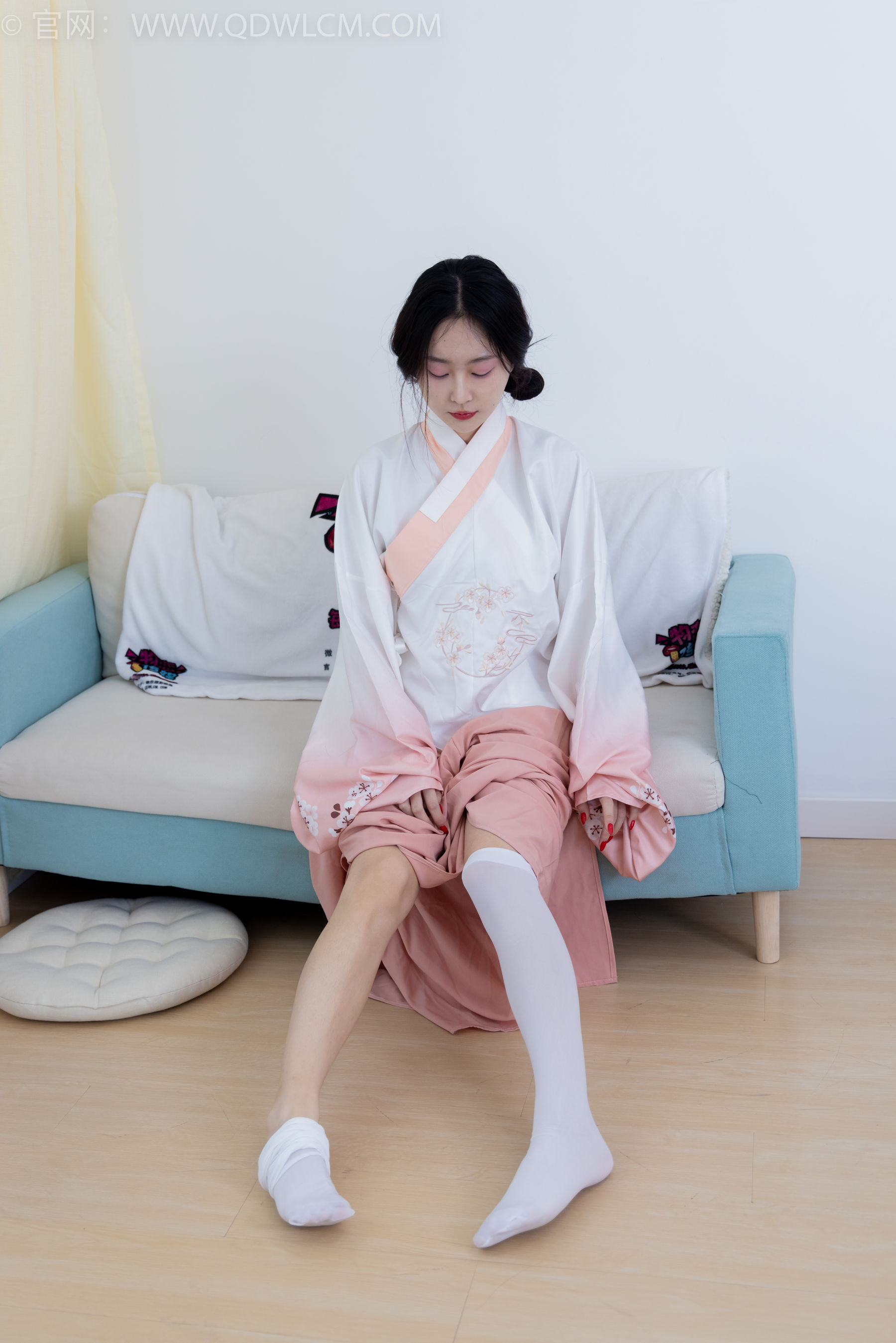 物恋传媒 No.2132 美兔 -心动一刹/(220P)