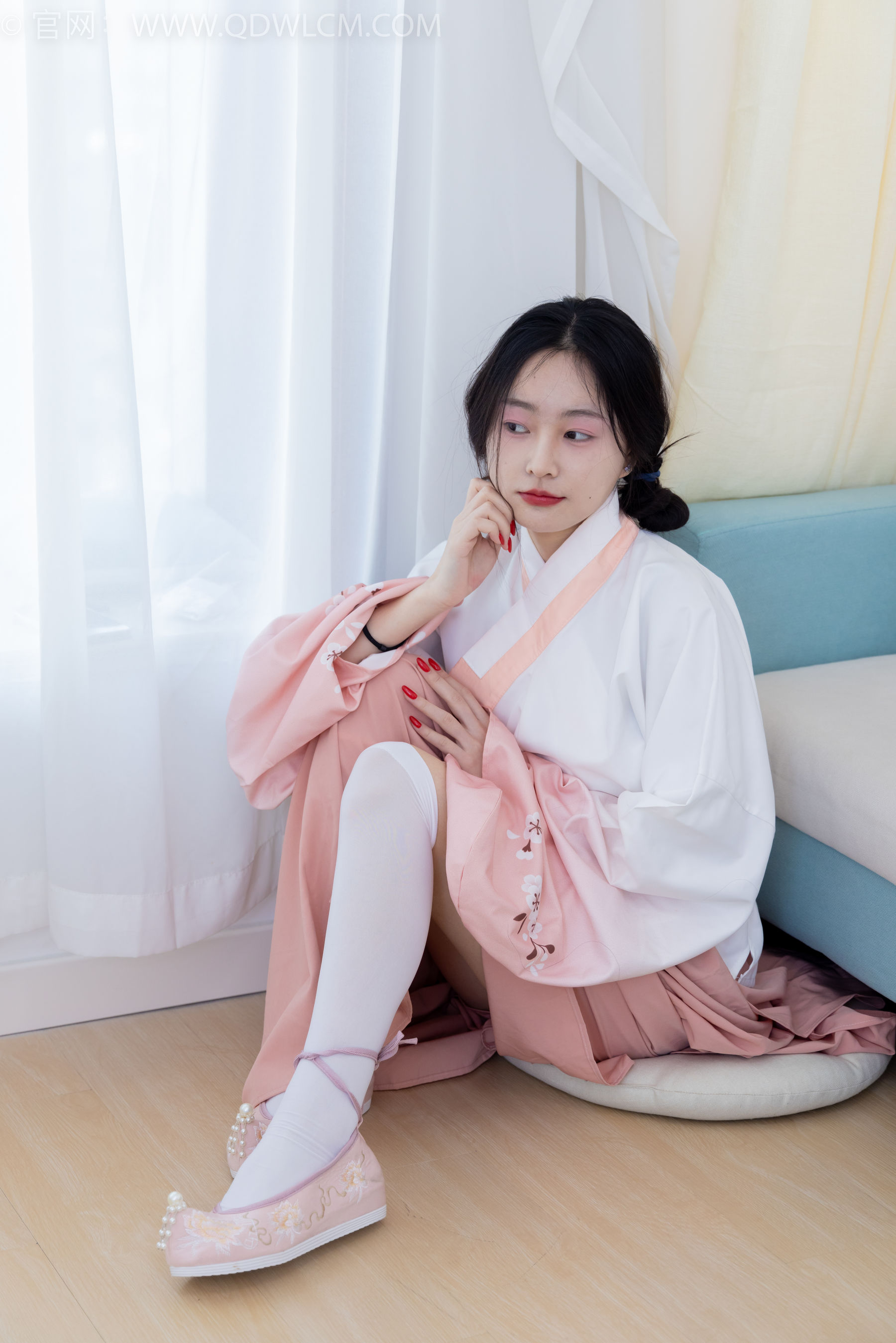 物恋传媒 No.2132 美兔 -心动一刹/(220P)