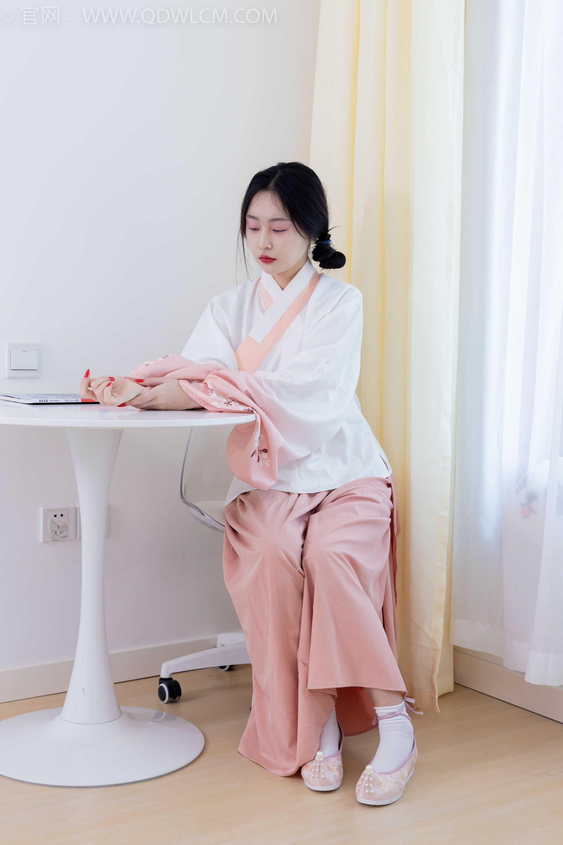 物恋传媒 No.2132 美兔 -心动一刹/(220P)