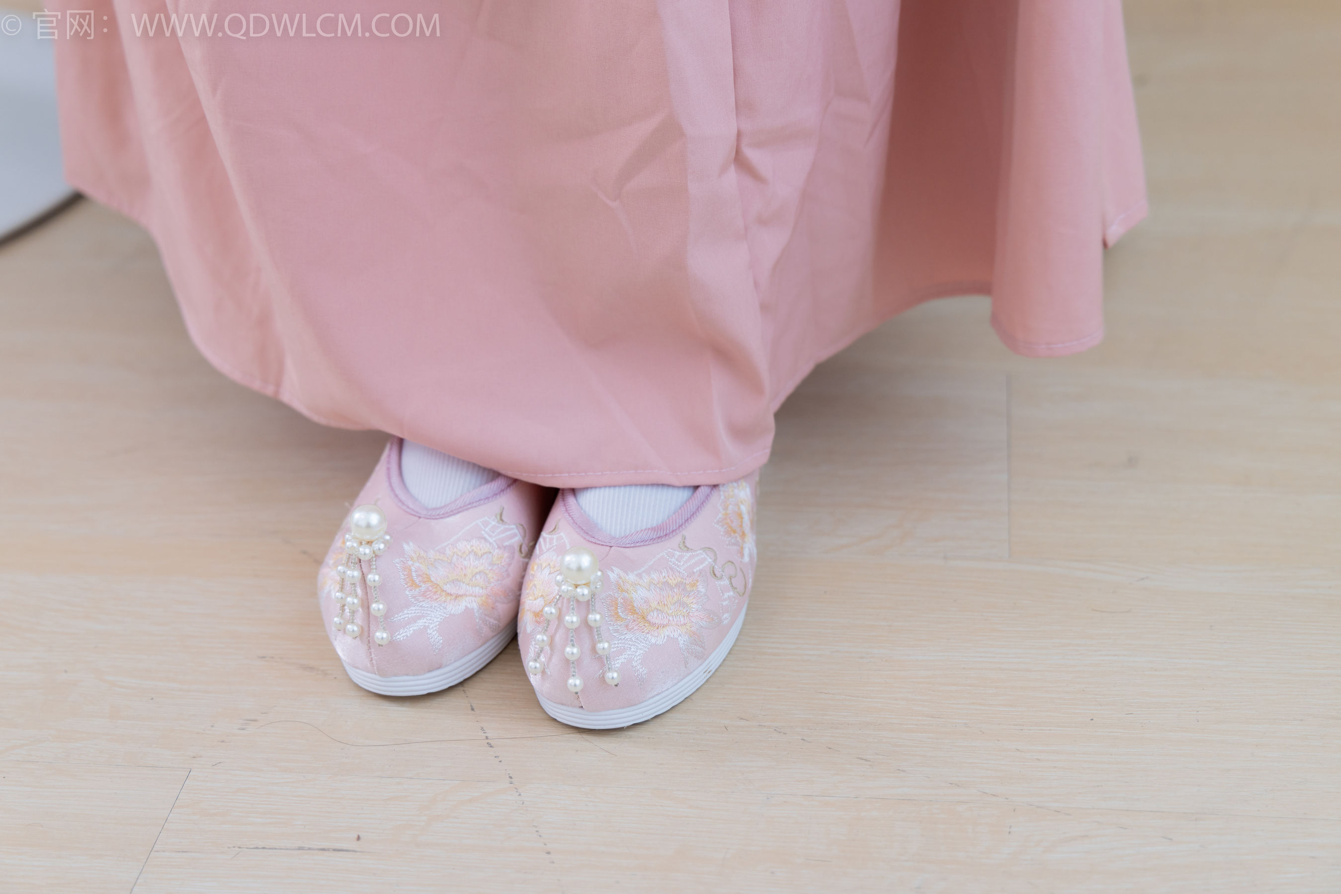 物恋传媒 No.2132 美兔 -心动一刹/(220P)