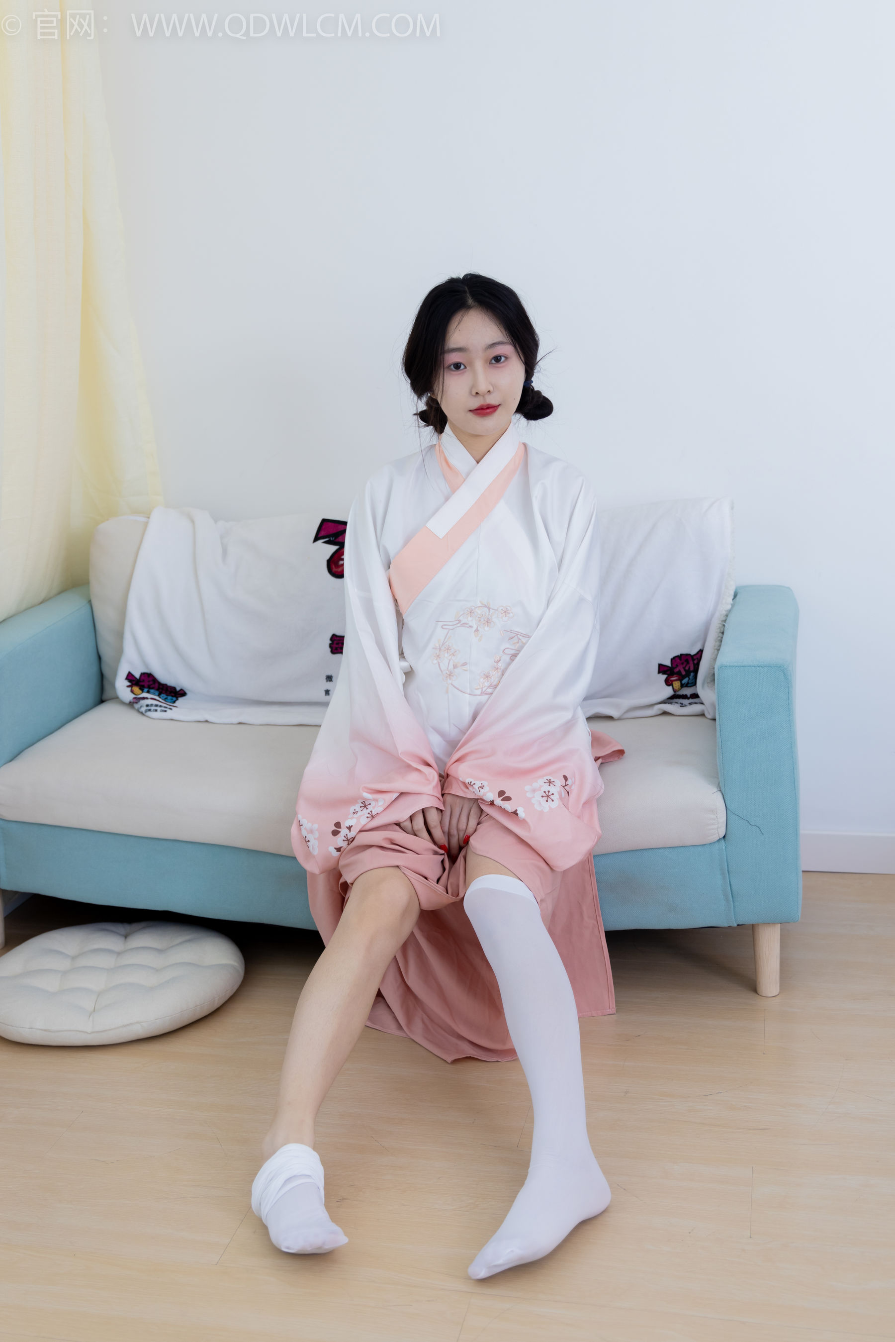 物恋传媒 No.2132 美兔 -心动一刹/(220P)