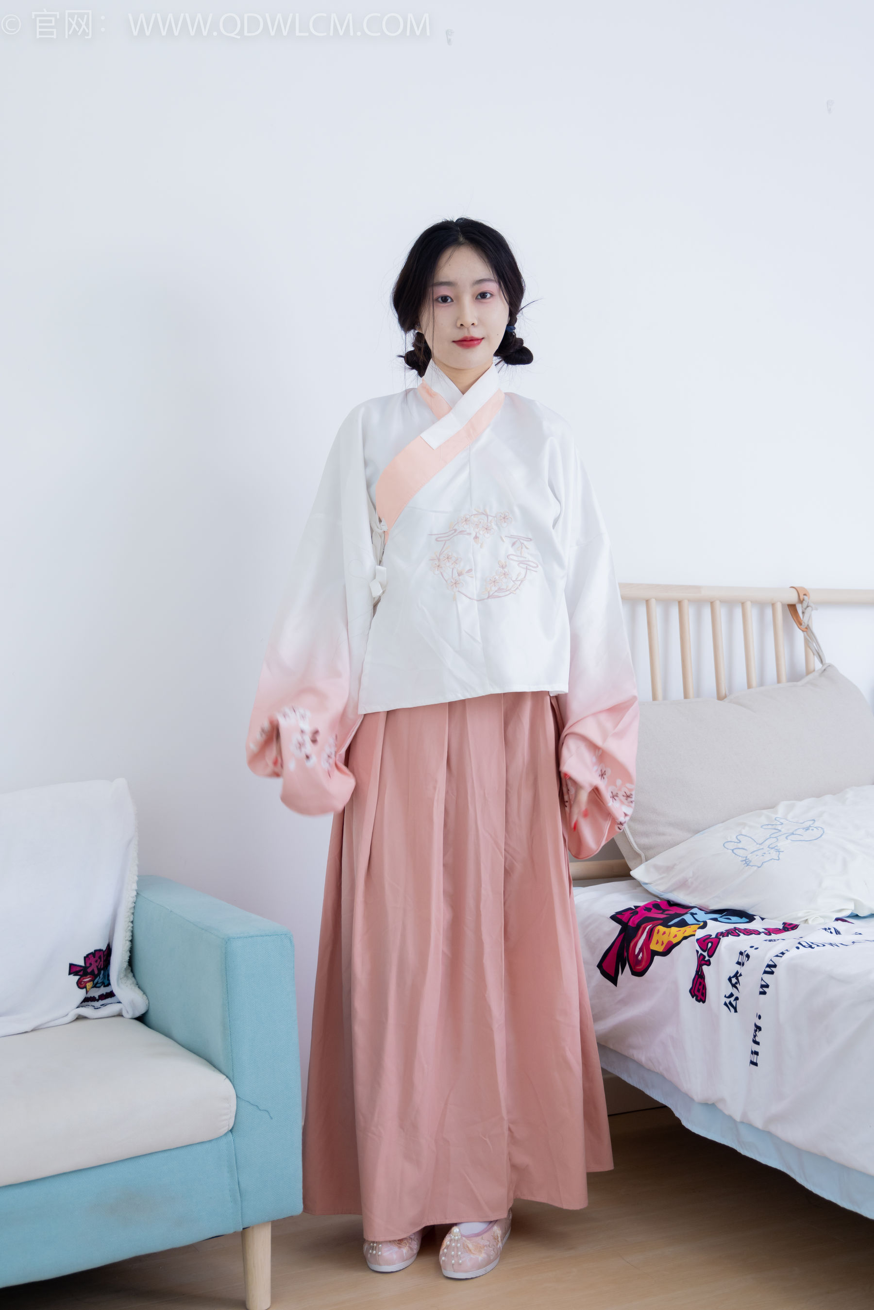 物恋传媒 No.2132 美兔 -心动一刹/(220P)