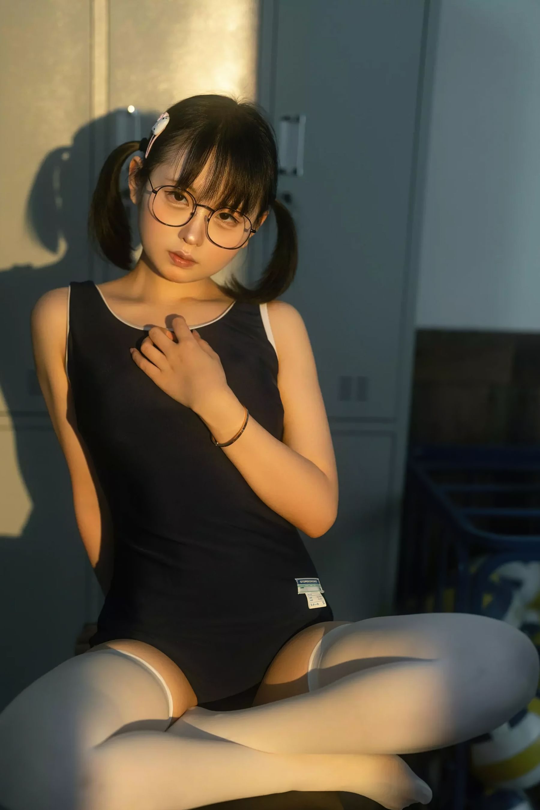 幼水铃衣 - 午间更衣室/(75P)