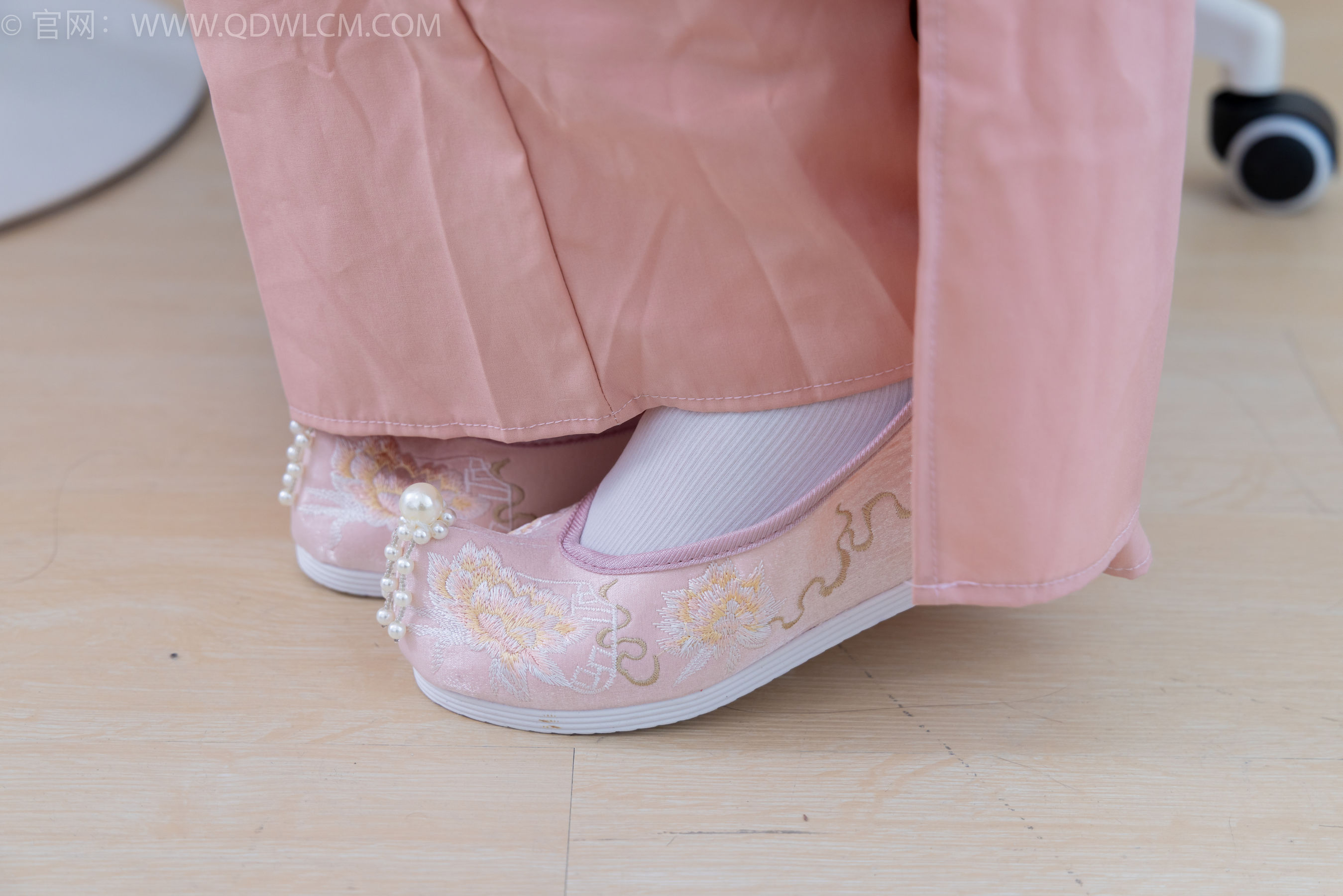 物恋传媒 No.2132 美兔 -心动一刹/(220P)