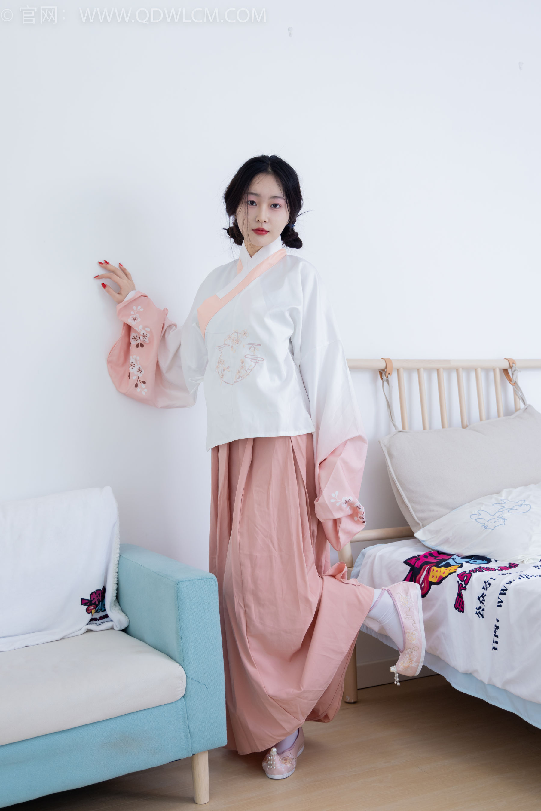 物恋传媒 No.2132 美兔 -心动一刹/(220P)