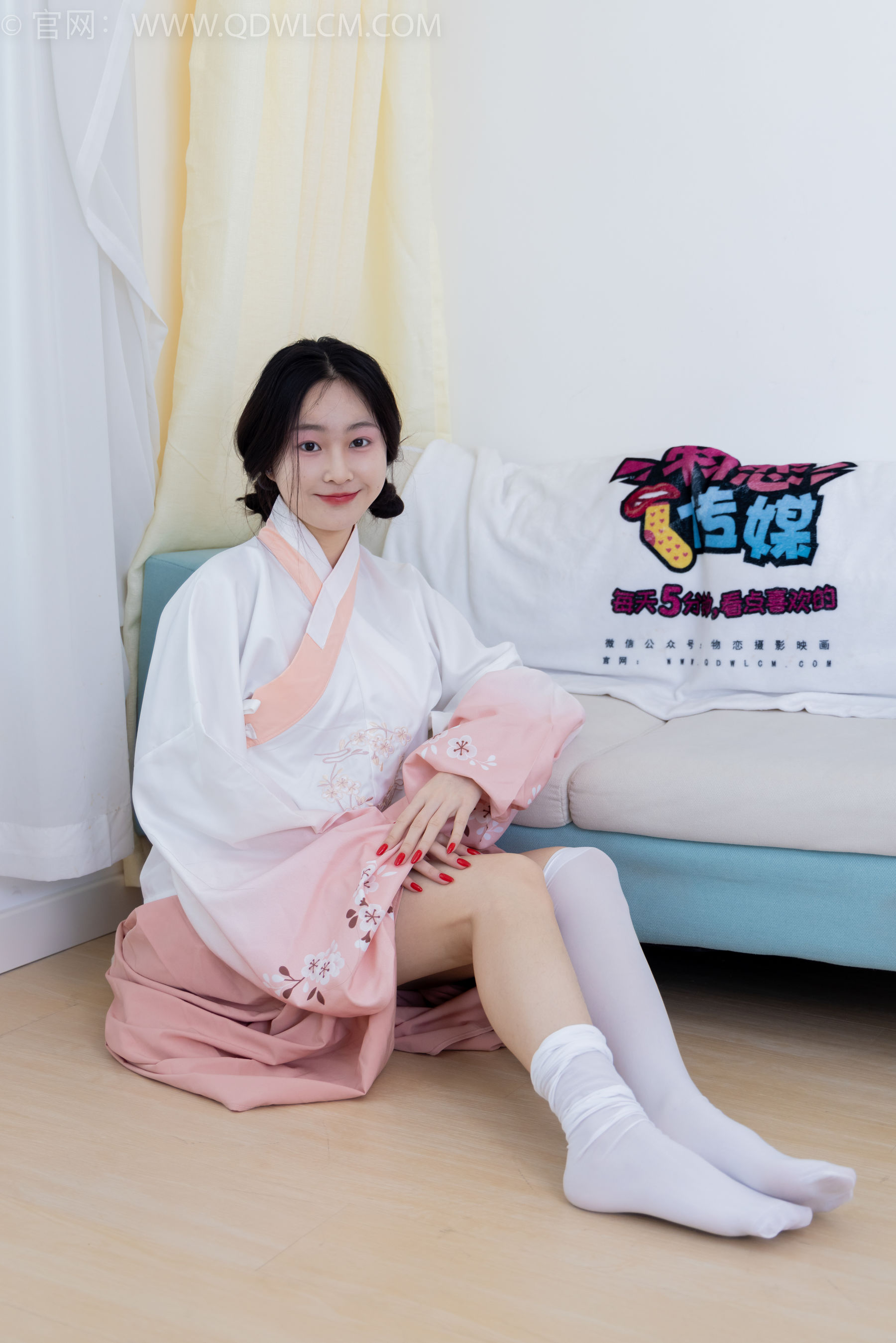 物恋传媒 No.2132 美兔 -心动一刹/(220P)