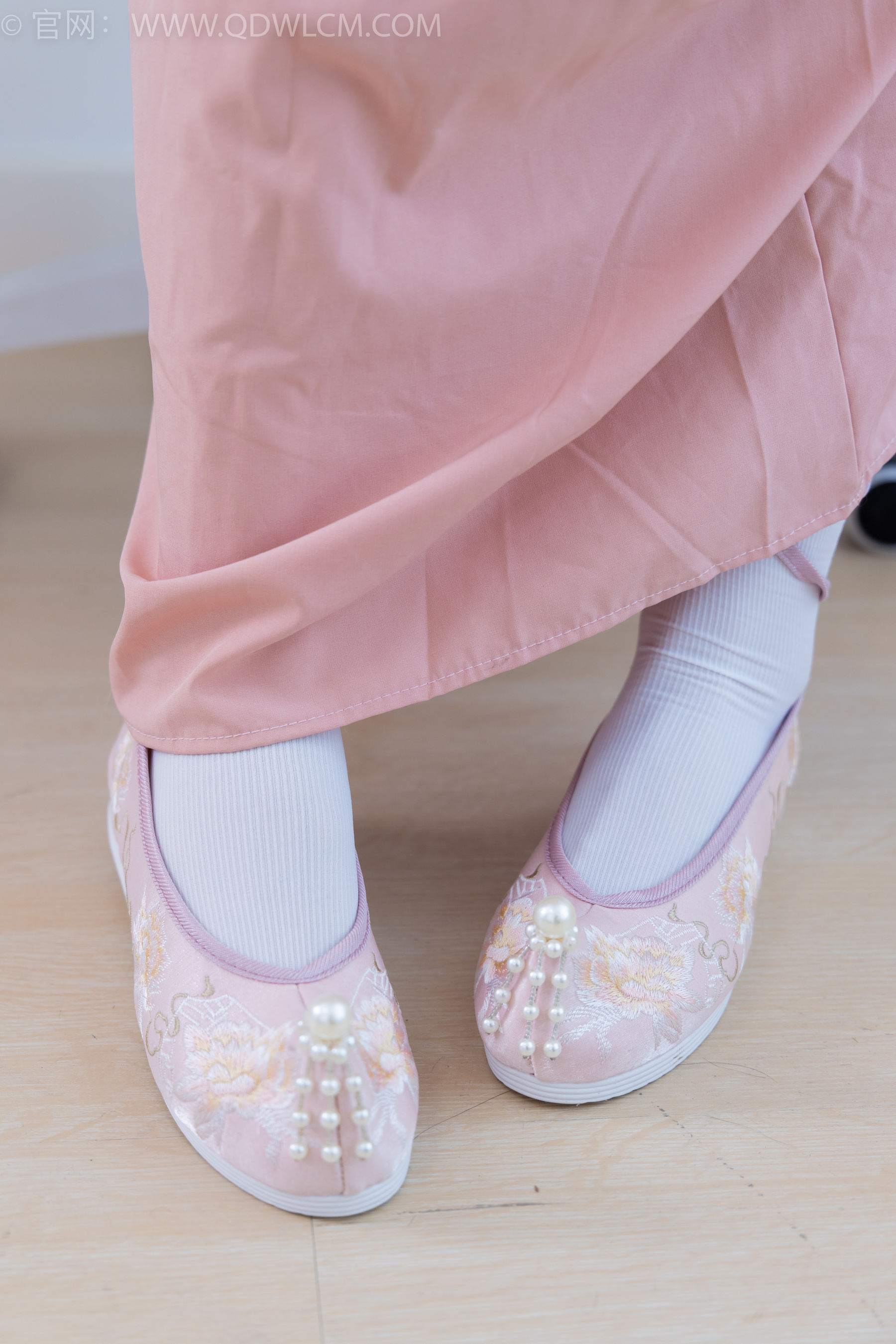 物恋传媒 No.2132 美兔 -心动一刹/(220P)