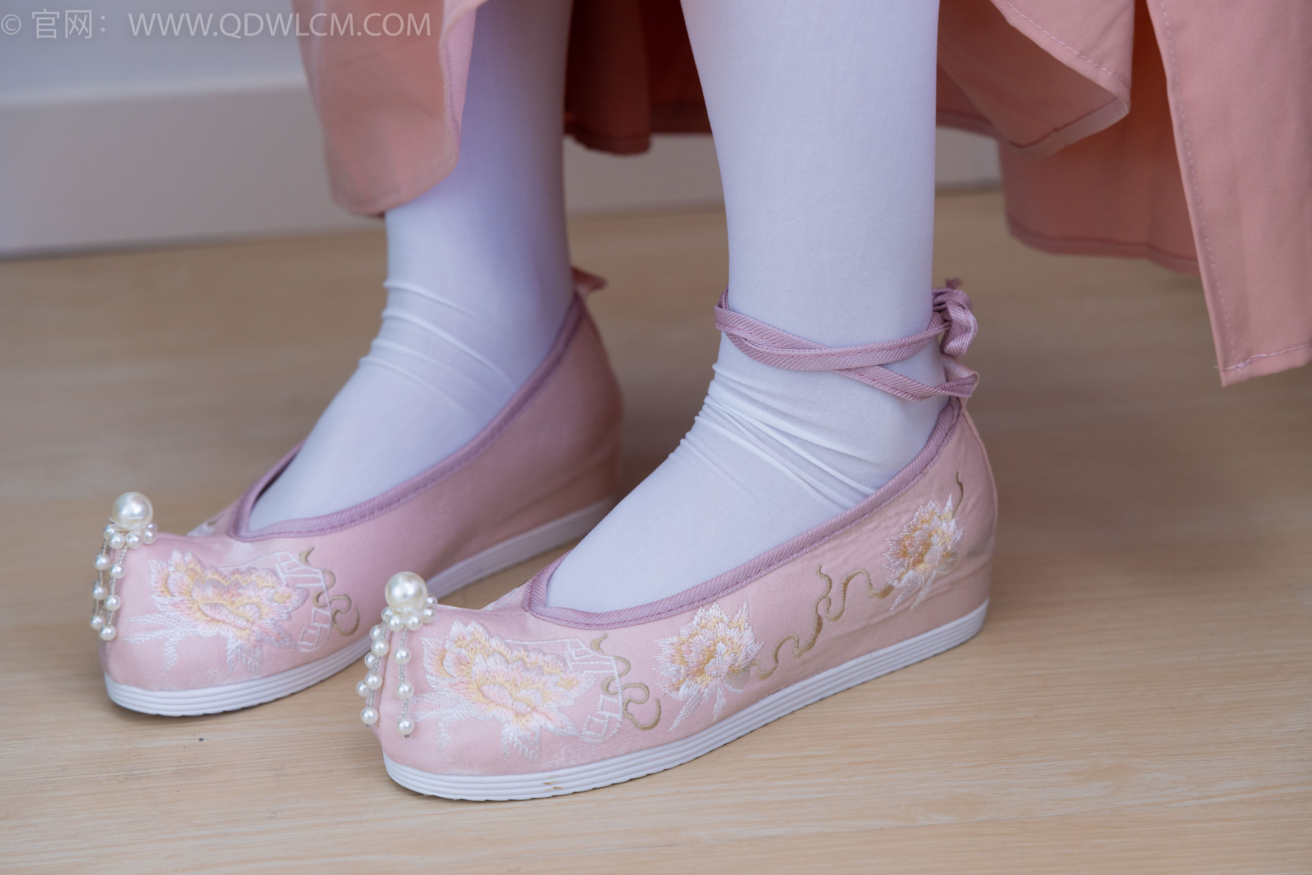 物恋传媒 No.2132 美兔 -心动一刹/(220P)