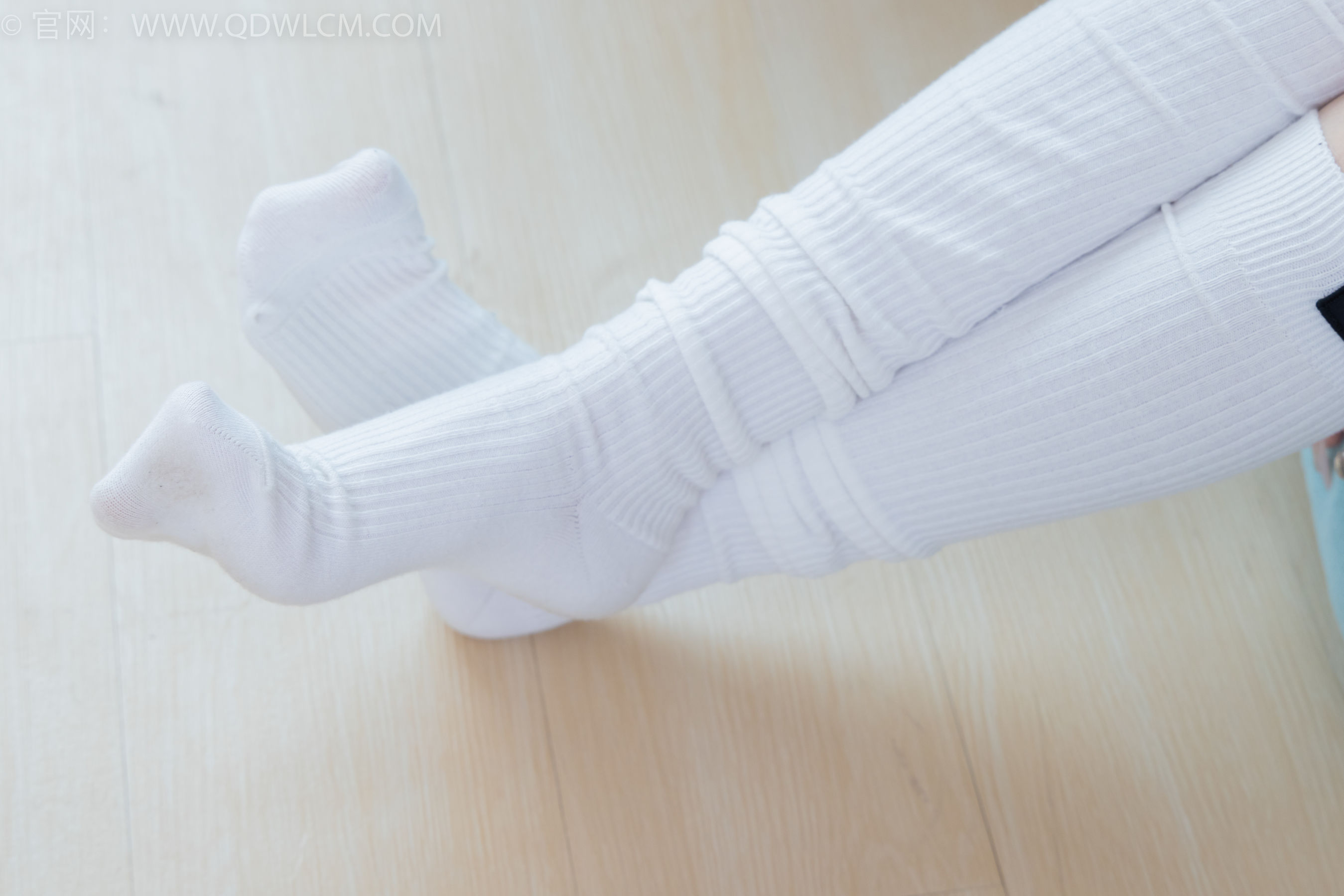 物恋传媒 No.2218 闪闪 - 黑夜是平静的/(180P)