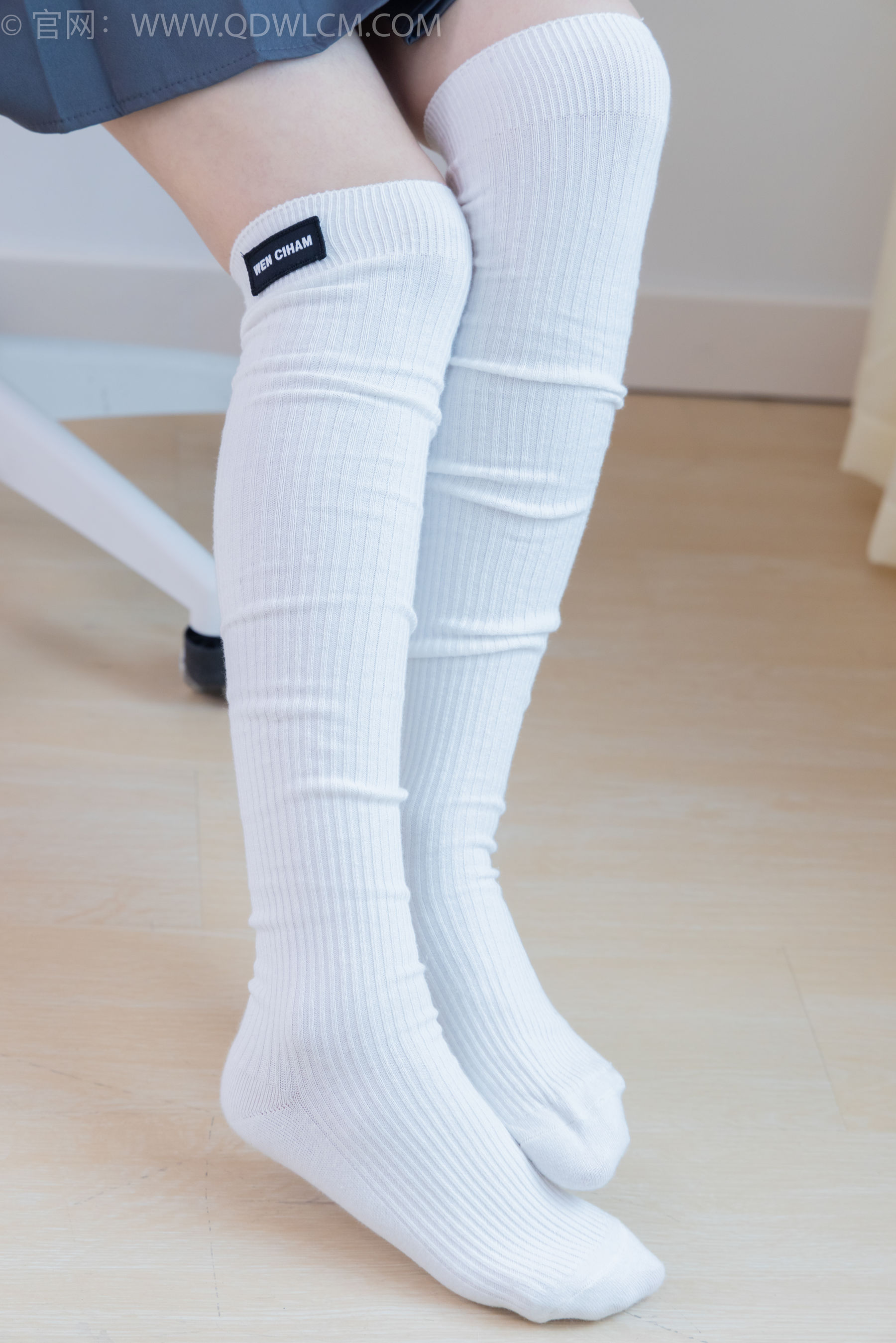 物恋传媒 No.2218 闪闪 - 黑夜是平静的/(180P)