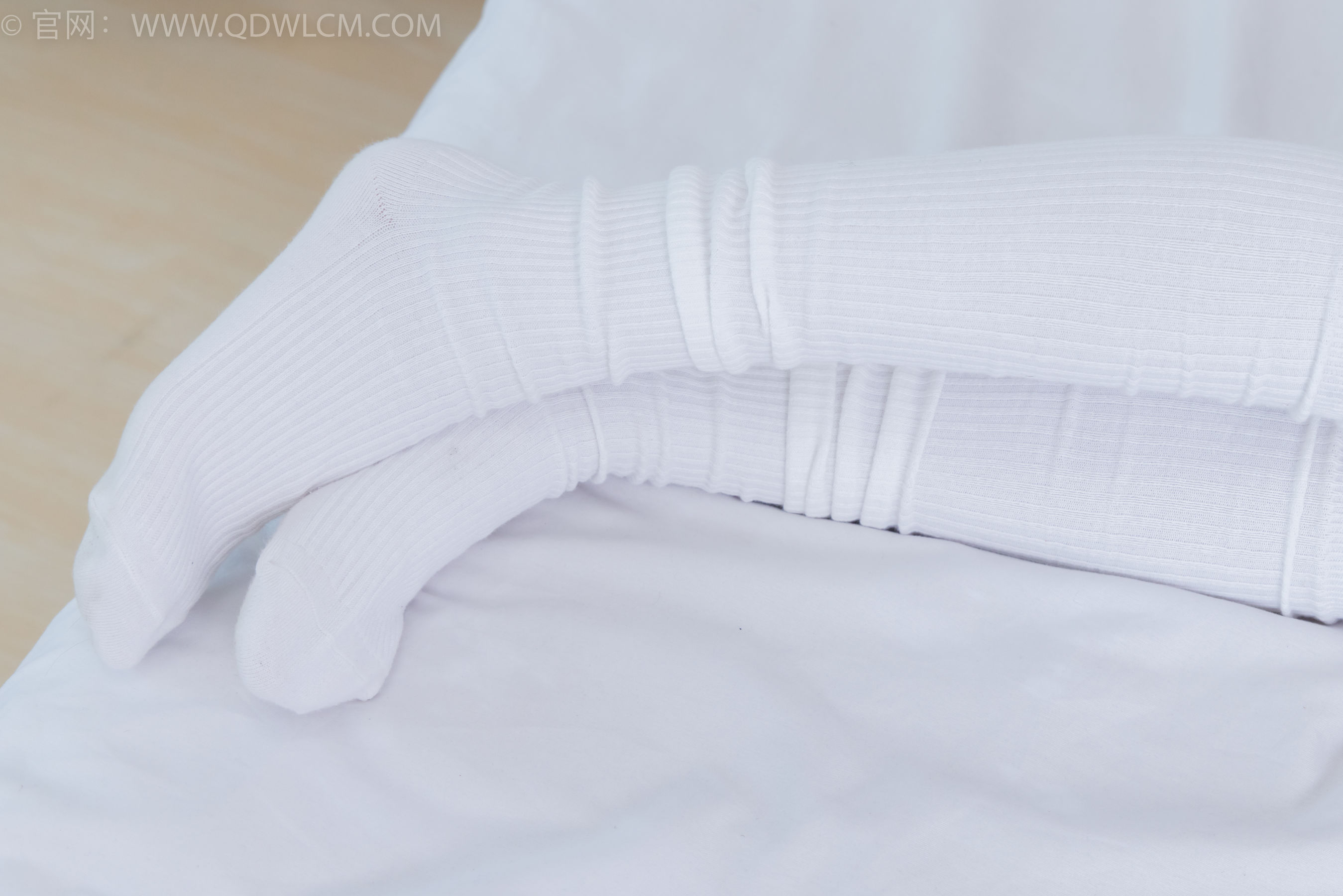 物恋传媒 No.2218 闪闪 - 黑夜是平静的/(180P)